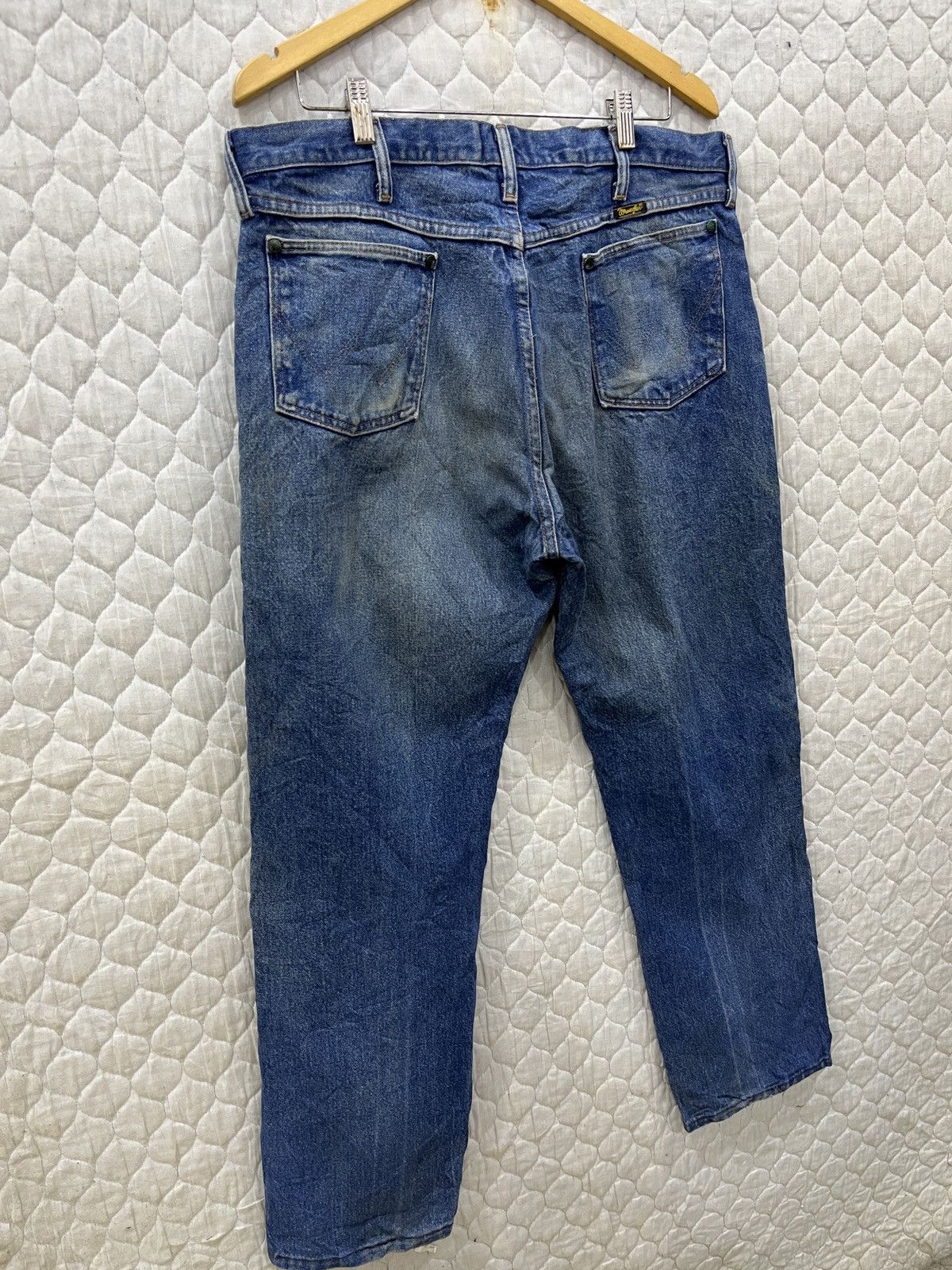 Vintage (Dddd). VINTAGE WRANGLER DISTRESSED DENIM Size US 37 - 6 Thumbnail