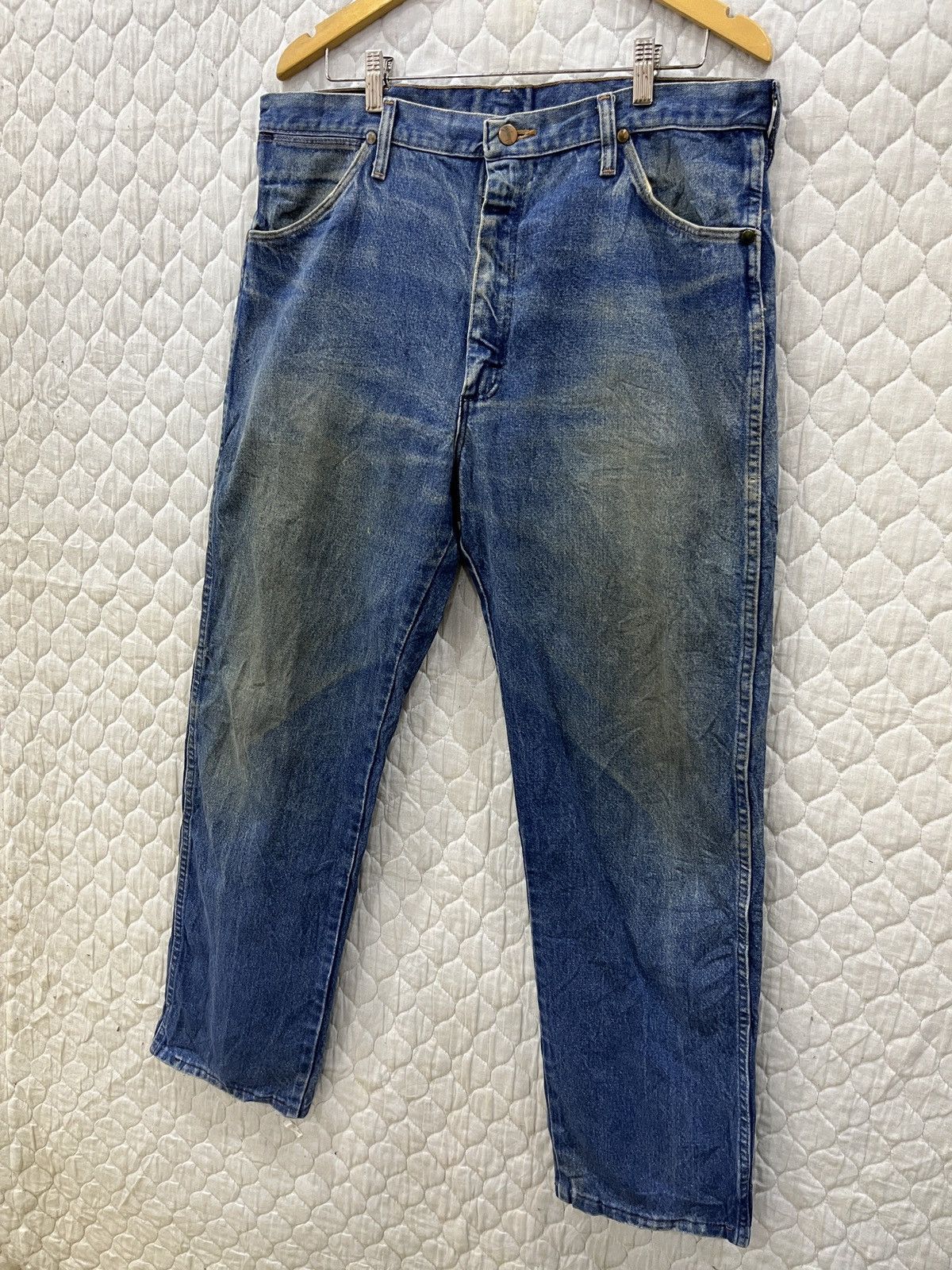 Vintage (Dddd). VINTAGE WRANGLER DISTRESSED DENIM Size US 37 - 3 Thumbnail