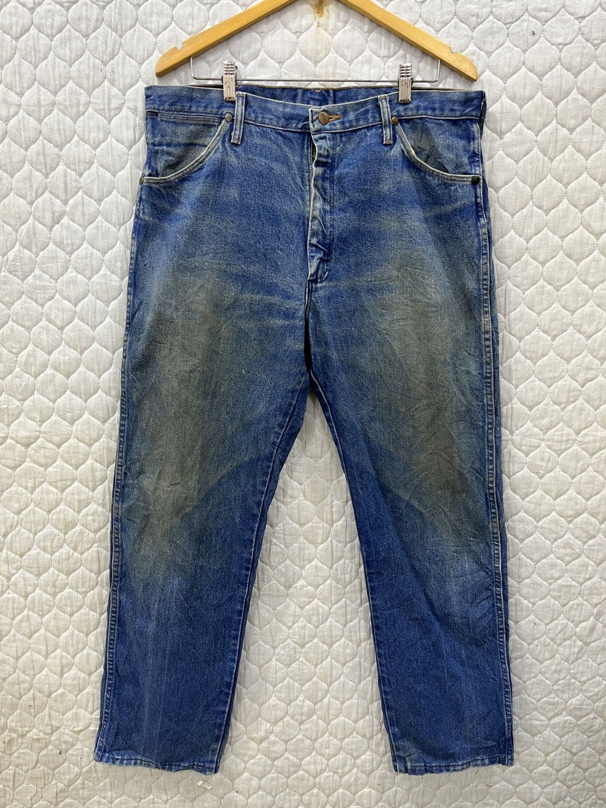 Vintage (Dddd). VINTAGE WRANGLER DISTRESSED DENIM Size US 37 - 1 Thumbnail