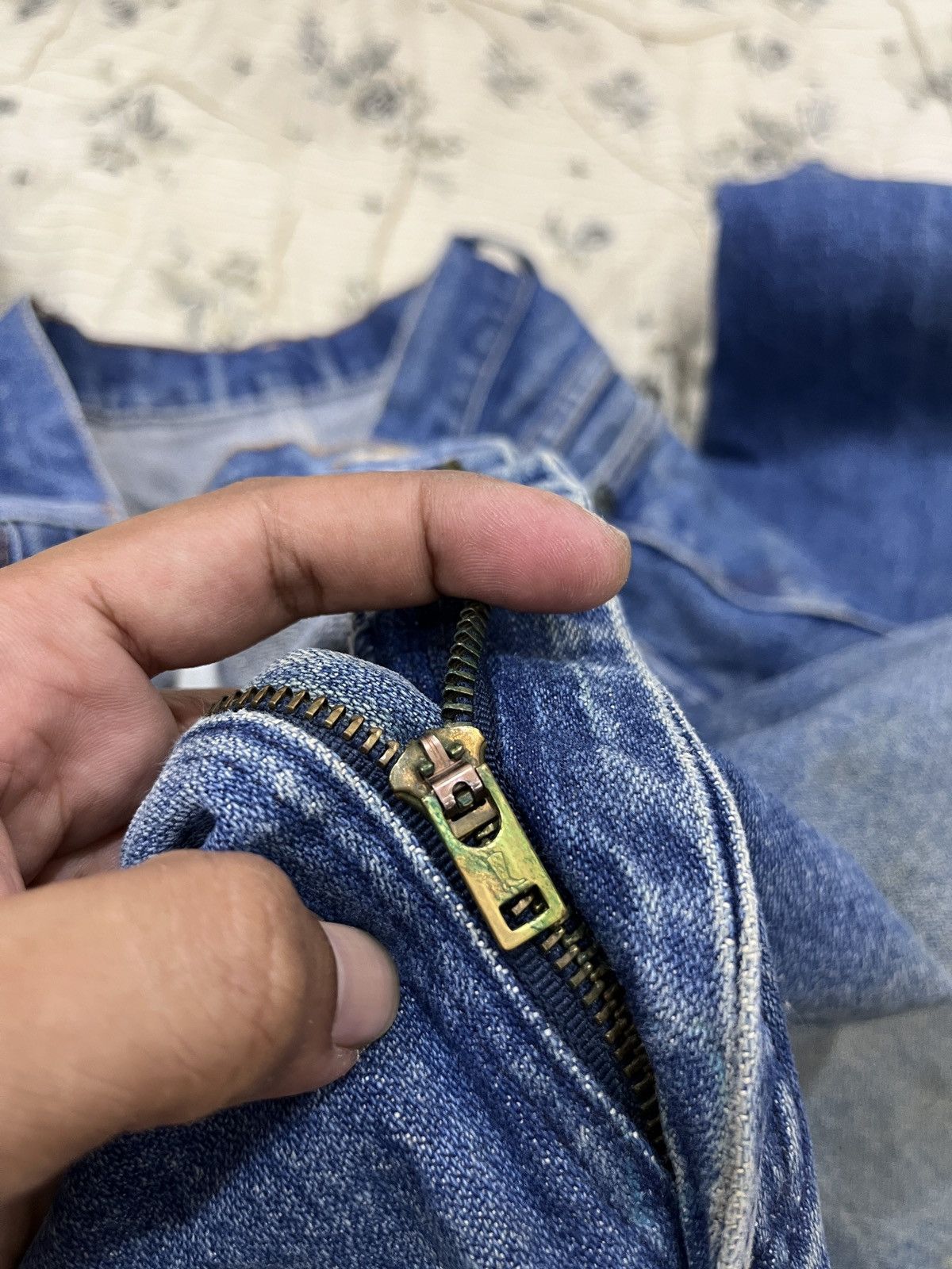 Vintage (Dddd). VINTAGE WRANGLER DISTRESSED DENIM Size US 37 - 9 Thumbnail