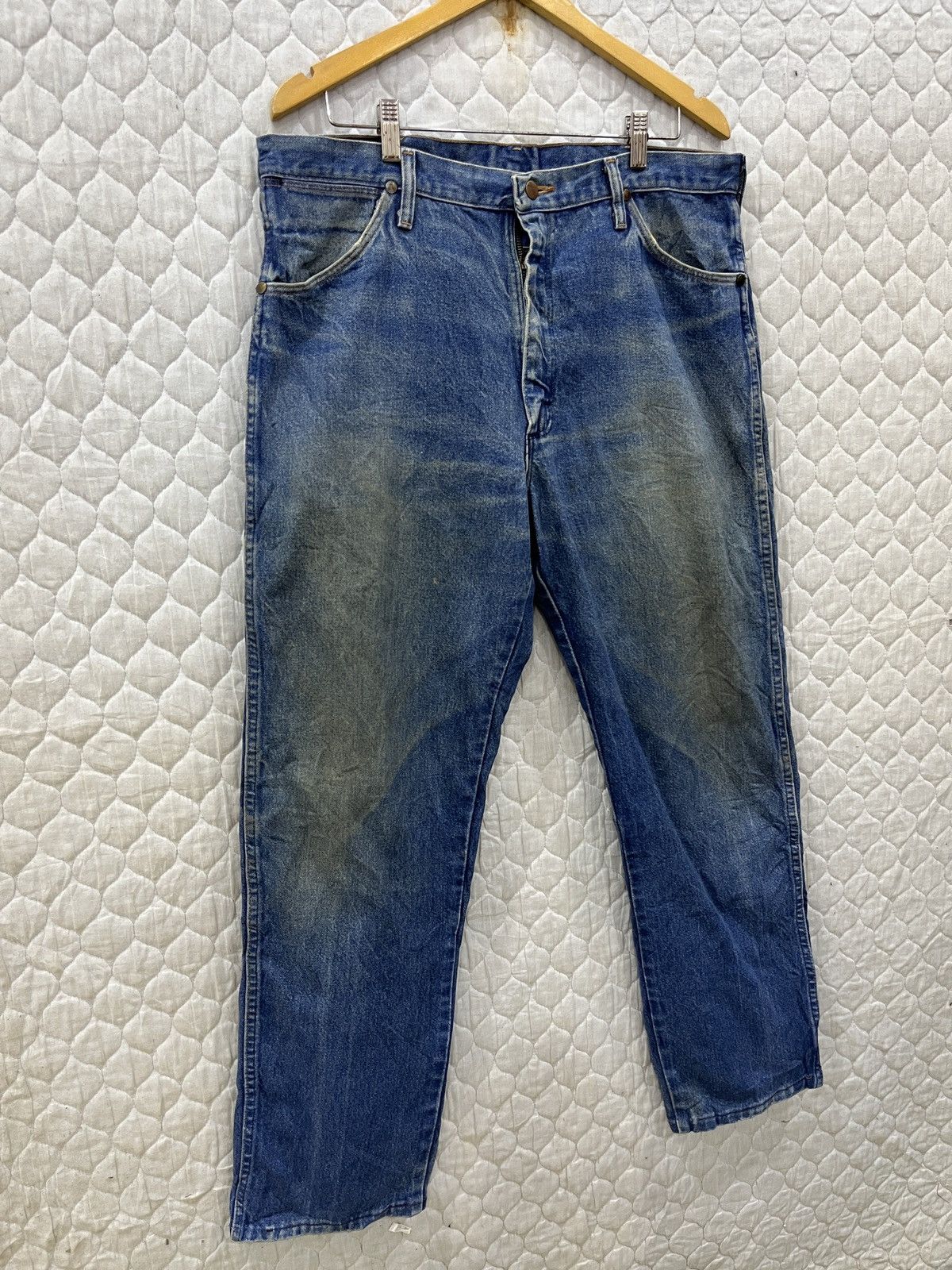Vintage (Dddd). VINTAGE WRANGLER DISTRESSED DENIM Size US 37 - 5 Thumbnail