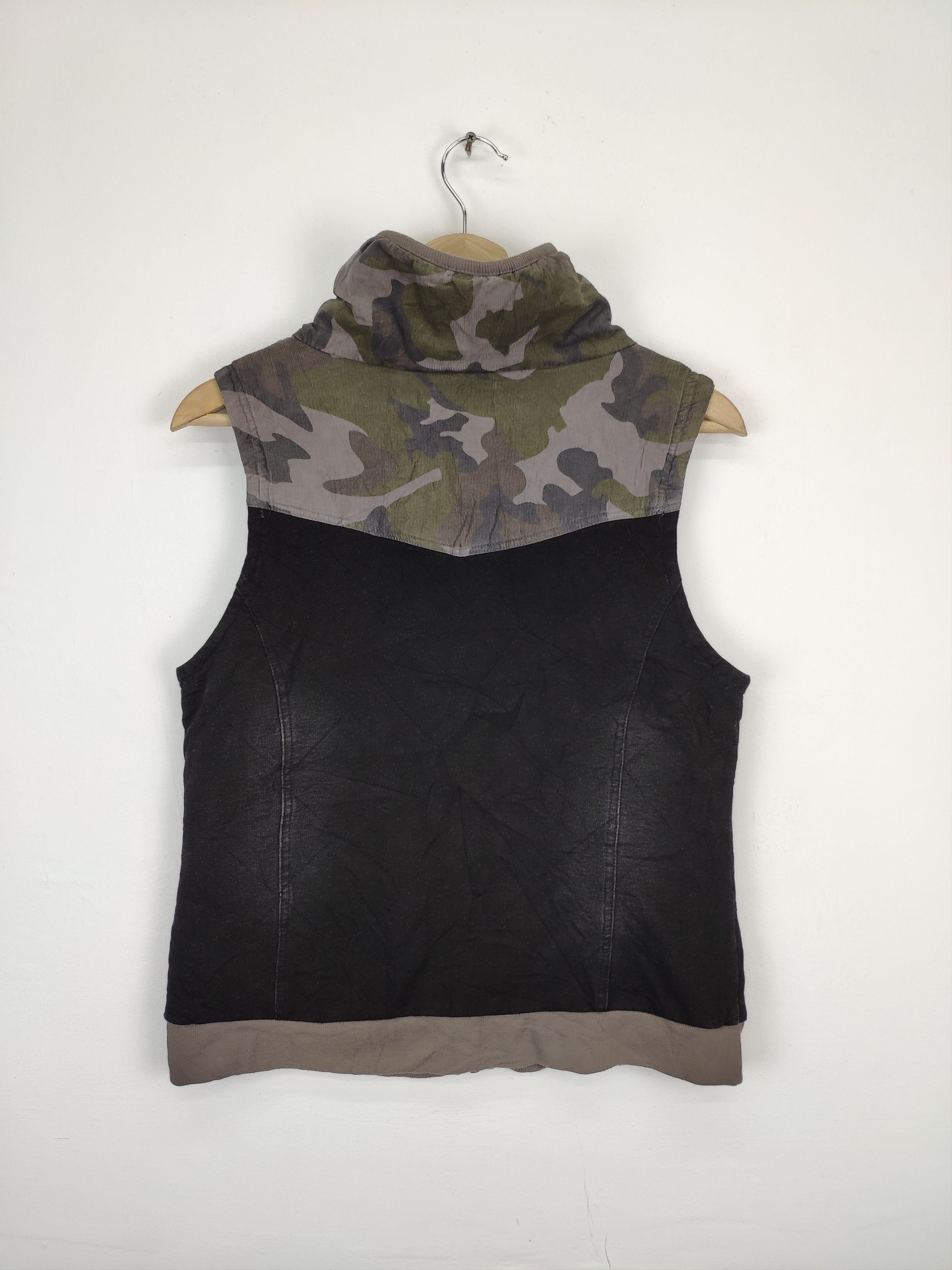 Japanese Brand × Vintage Vintage Camo Vest Japanese Unbranded Size S / US 4 / IT 40 - 2 Thumbnail