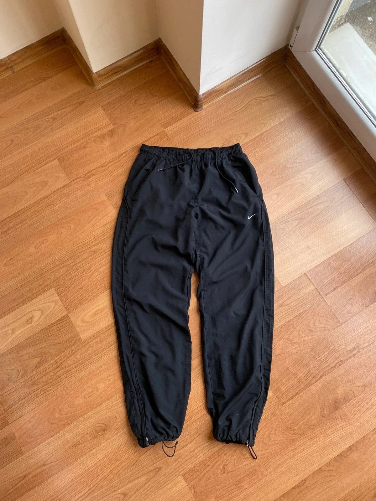 Vintage Nike Black Y2K Nylon Drill Sweatpants