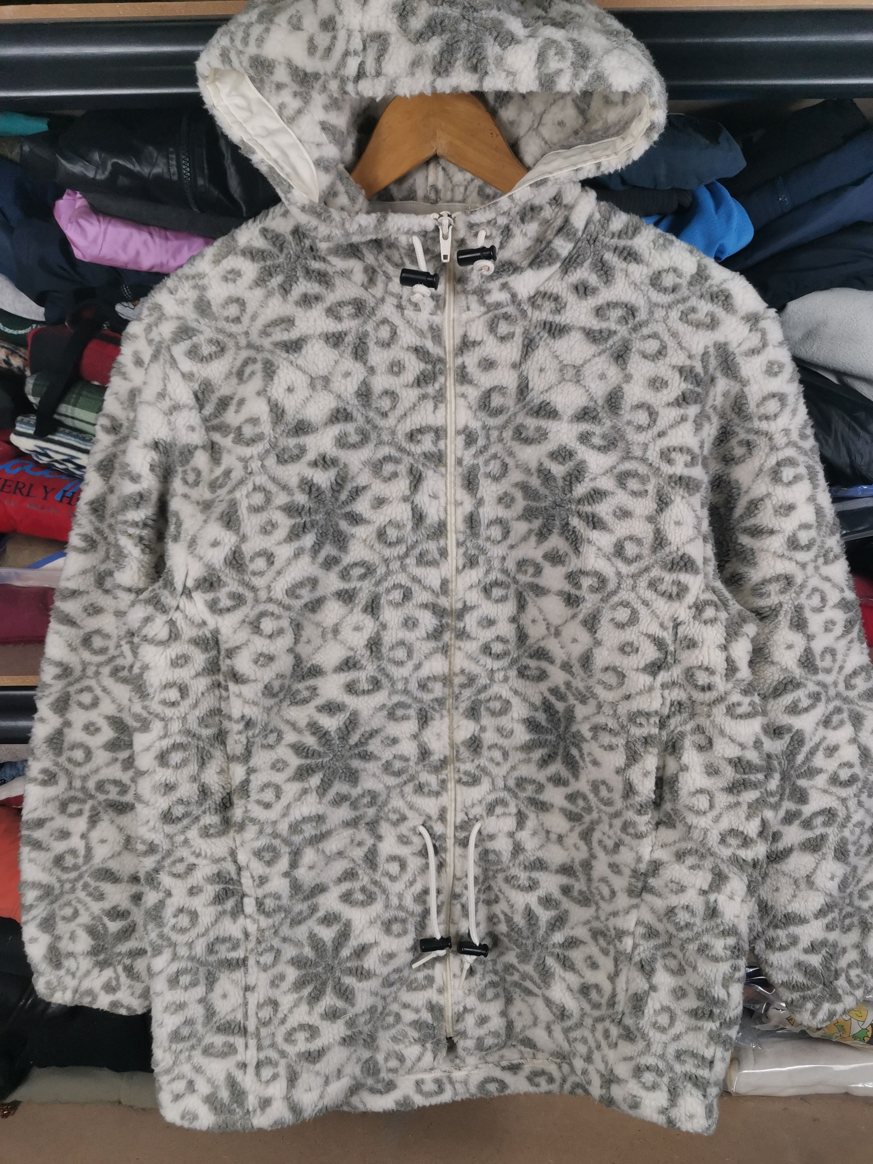 image of Avant Garde x Vintage 80's Woolrich Rugged Outdoorwear Navajo Hoodie Jacket in White/Gray (Size Sma