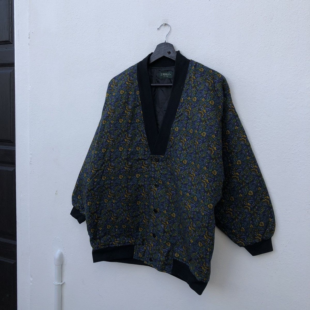 Japanese Brand VINTAGE REGAL JAPAN FLORAL FLOWER FULL PRINT JACKET Size US M / EU 48-50 / 2 - 2 Thumbnail