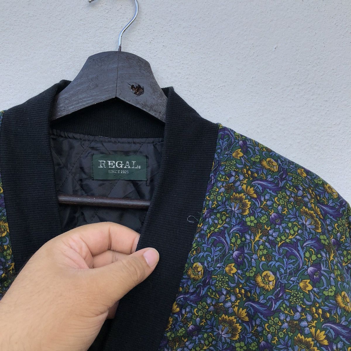 Japanese Brand VINTAGE REGAL JAPAN FLORAL FLOWER FULL PRINT JACKET Size US M / EU 48-50 / 2 - 6 Thumbnail