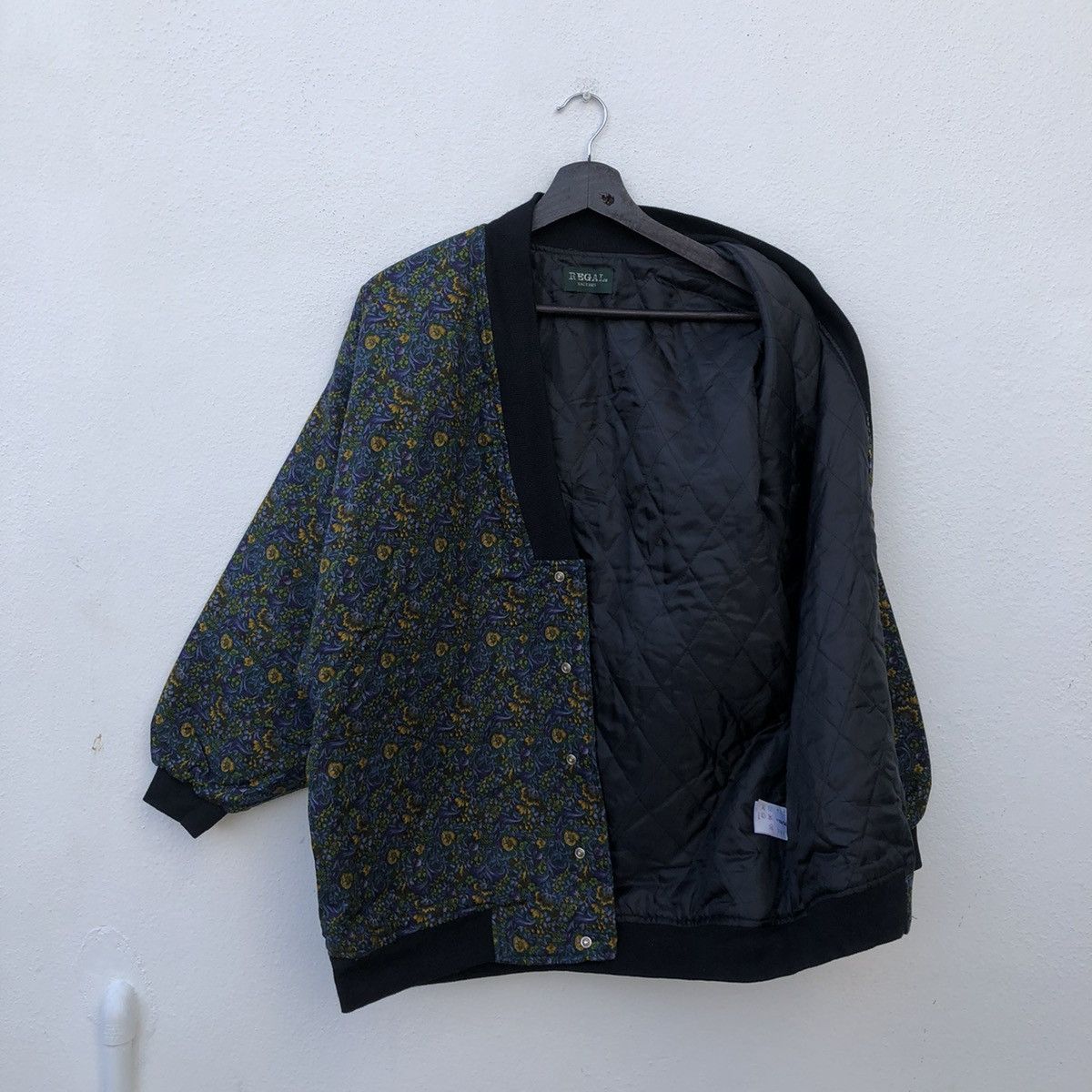 Japanese Brand VINTAGE REGAL JAPAN FLORAL FLOWER FULL PRINT JACKET Size US M / EU 48-50 / 2 - 10 Thumbnail
