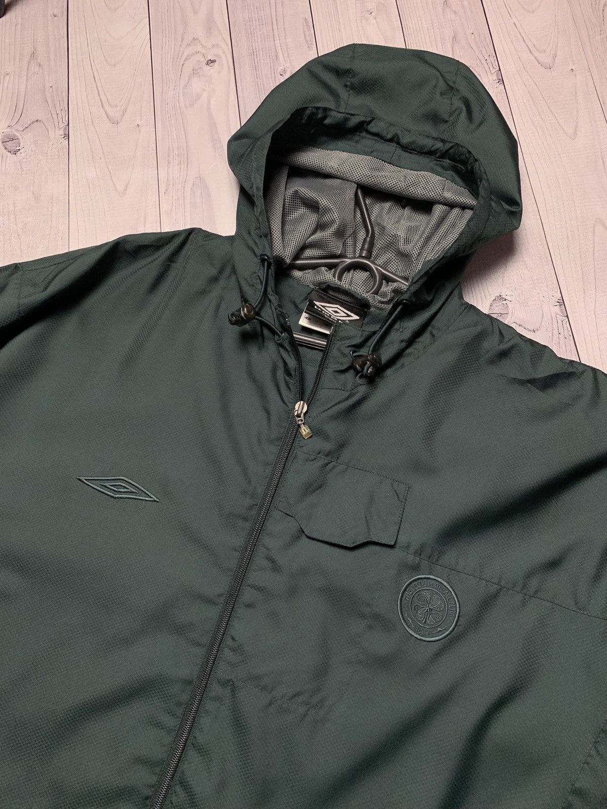 Umbro × Vintage Vintage Celtic Umbro soccer track jacket size XXL Size US XXL / EU 58 / 5 - 2 Thumbnail