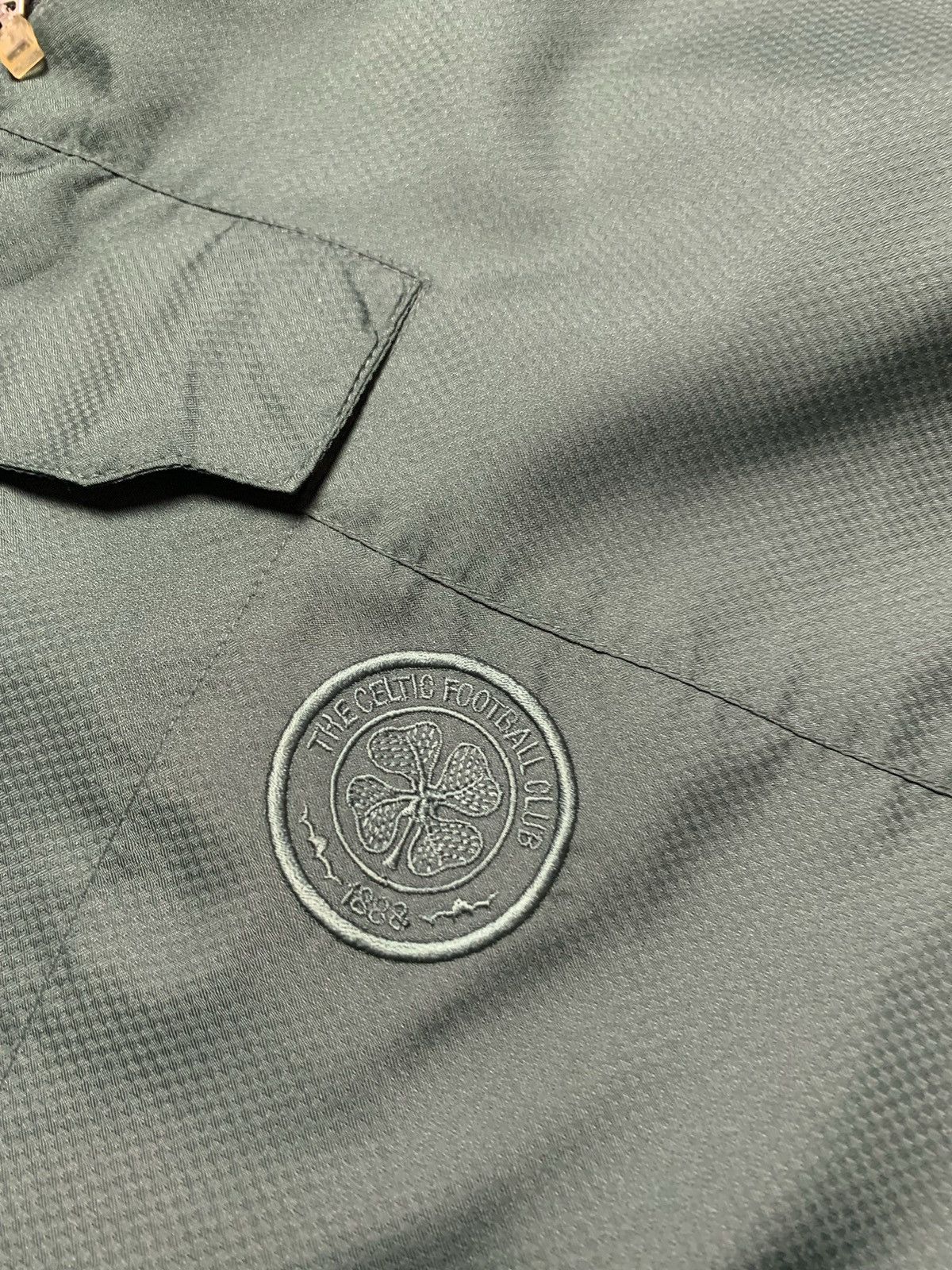 Umbro × Vintage Vintage Celtic Umbro soccer track jacket size XXL Size US XXL / EU 58 / 5 - 3 Thumbnail