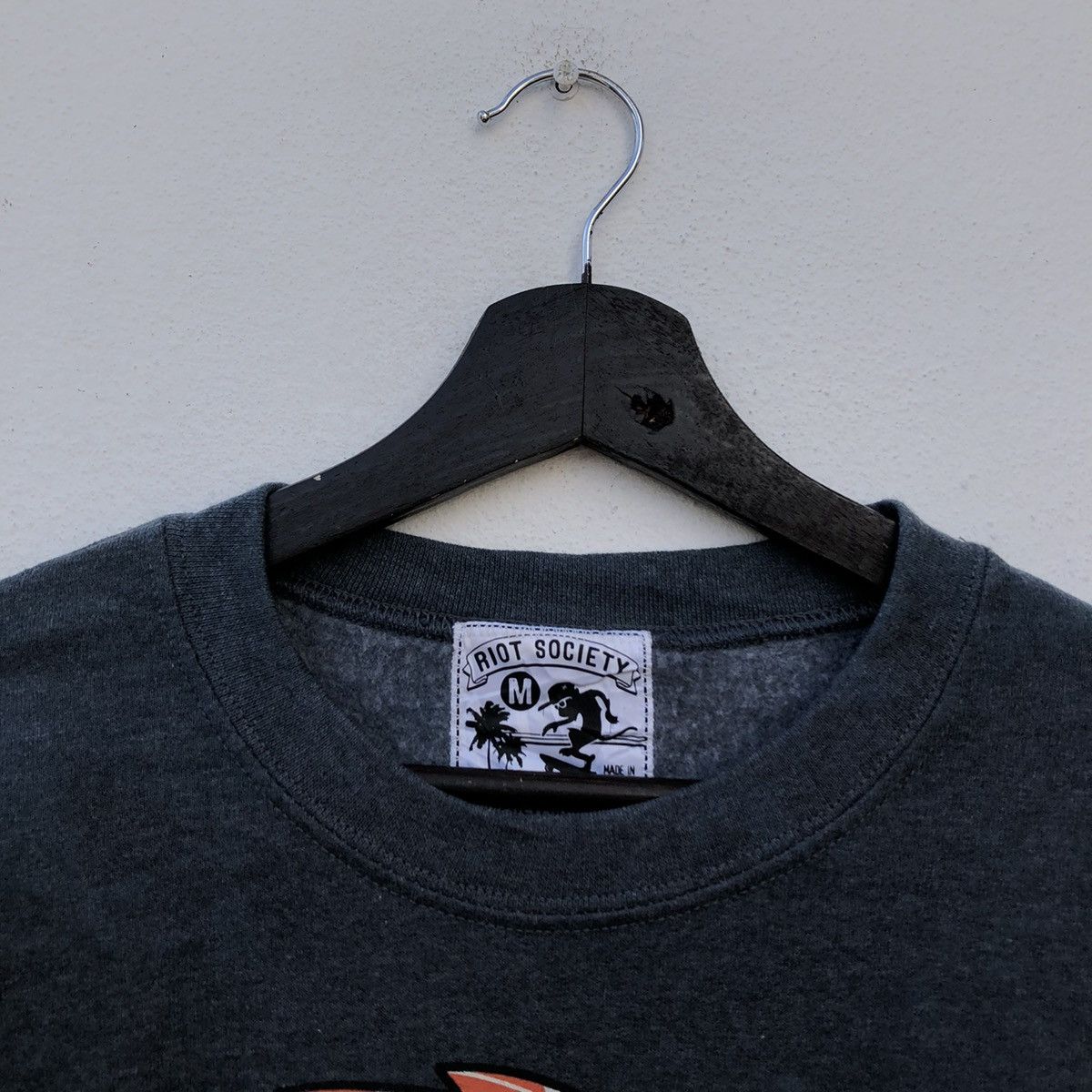 Japanese Brand VINTAGE RIOT SOCIETY SKATE BOARD DESIGN BIG LOGO SWEATSHIRT Size US M / EU 48-50 / 2 - 8 Thumbnail