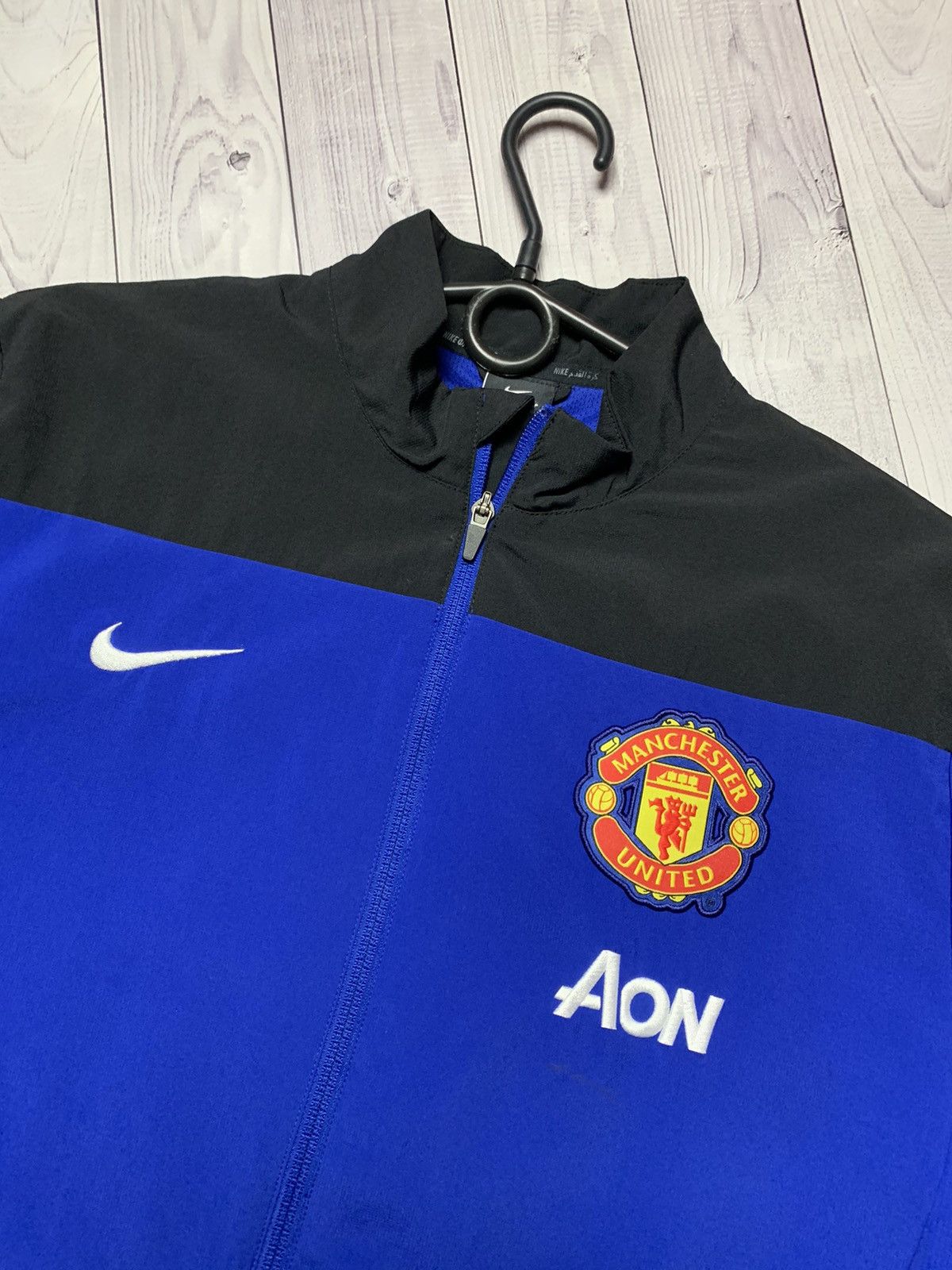 Nike × Vintage Vintage Nike Manchester United track jacket size L blue rare Size US L / EU 52-54 / 3 - 3 Thumbnail