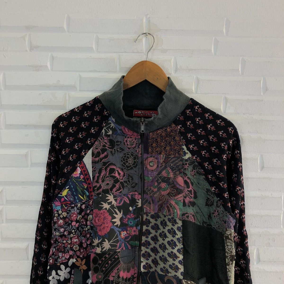 Japanese Brand VINTAGE WORLD BAZAAR LIGHT JACKET MIX COLOUR RARE Size US M / EU 48-50 / 2 - 3 Thumbnail