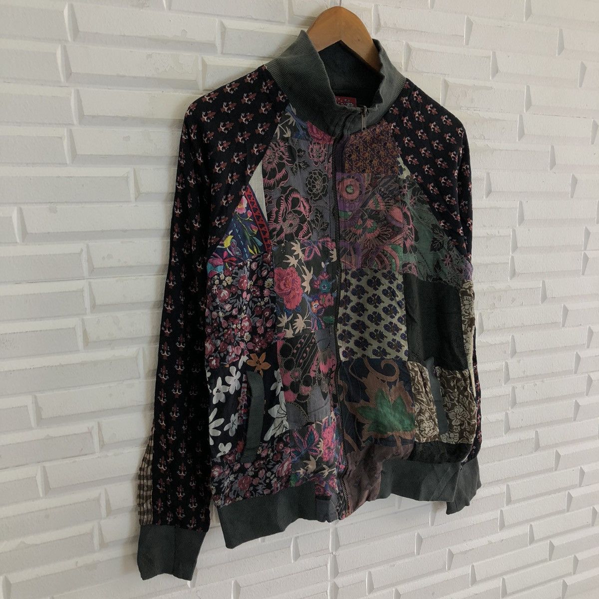 Japanese Brand VINTAGE WORLD BAZAAR LIGHT JACKET MIX COLOUR RARE Size US M / EU 48-50 / 2 - 5 Thumbnail