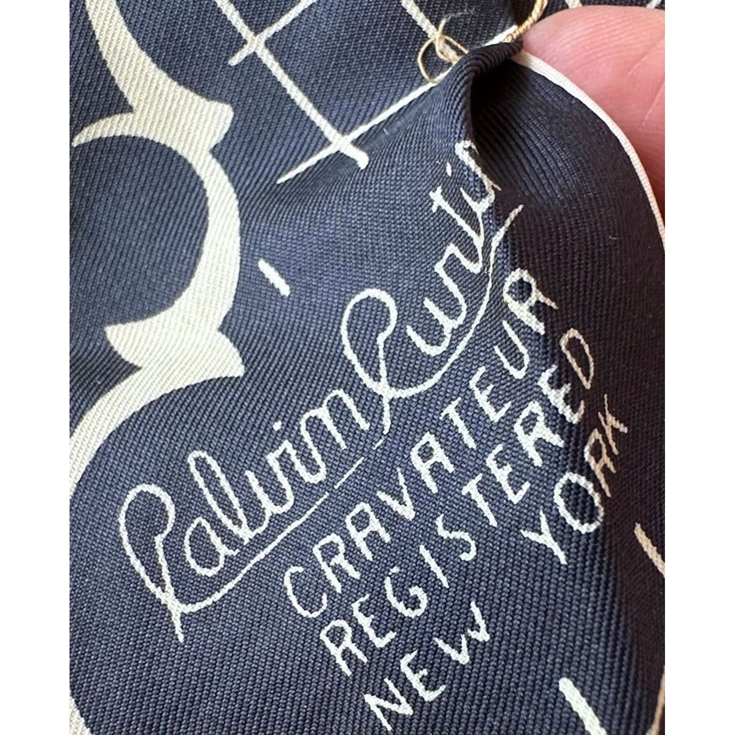 MoMA × Vintage VTG Calvin Curtis Necktie Museum of Modern Art NYC Rabbit Cr Size ONE SIZE - 11 Thumbnail