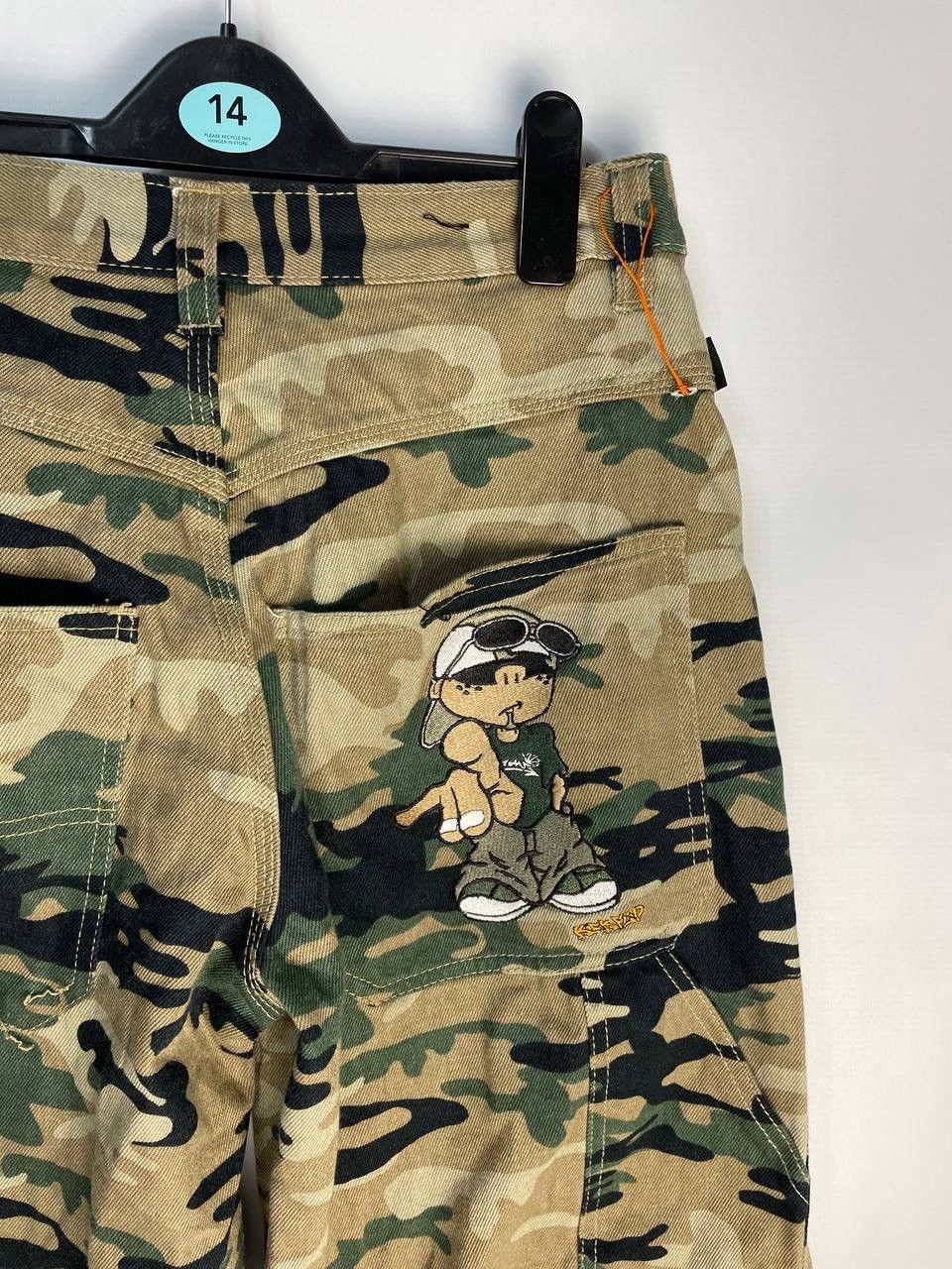 Japanese Brand × Vintage Vintage SK8 Kick Flip Camo Rap Baggy Shorts Size US 27 - 3 Thumbnail