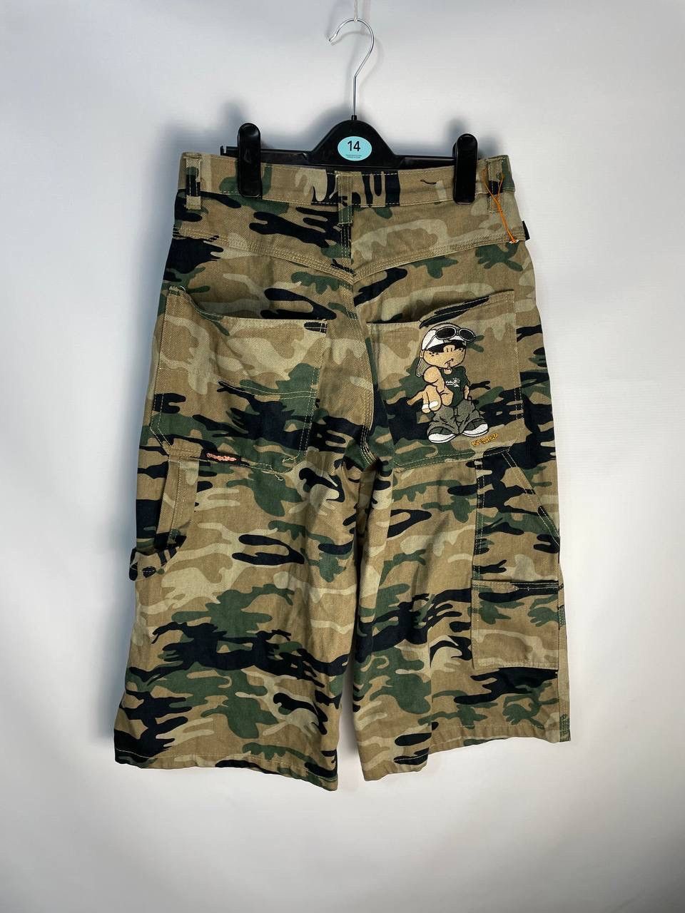 Japanese Brand × Vintage Vintage SK8 Kick Flip Camo Rap Baggy Shorts Size US 27 - 2 Thumbnail