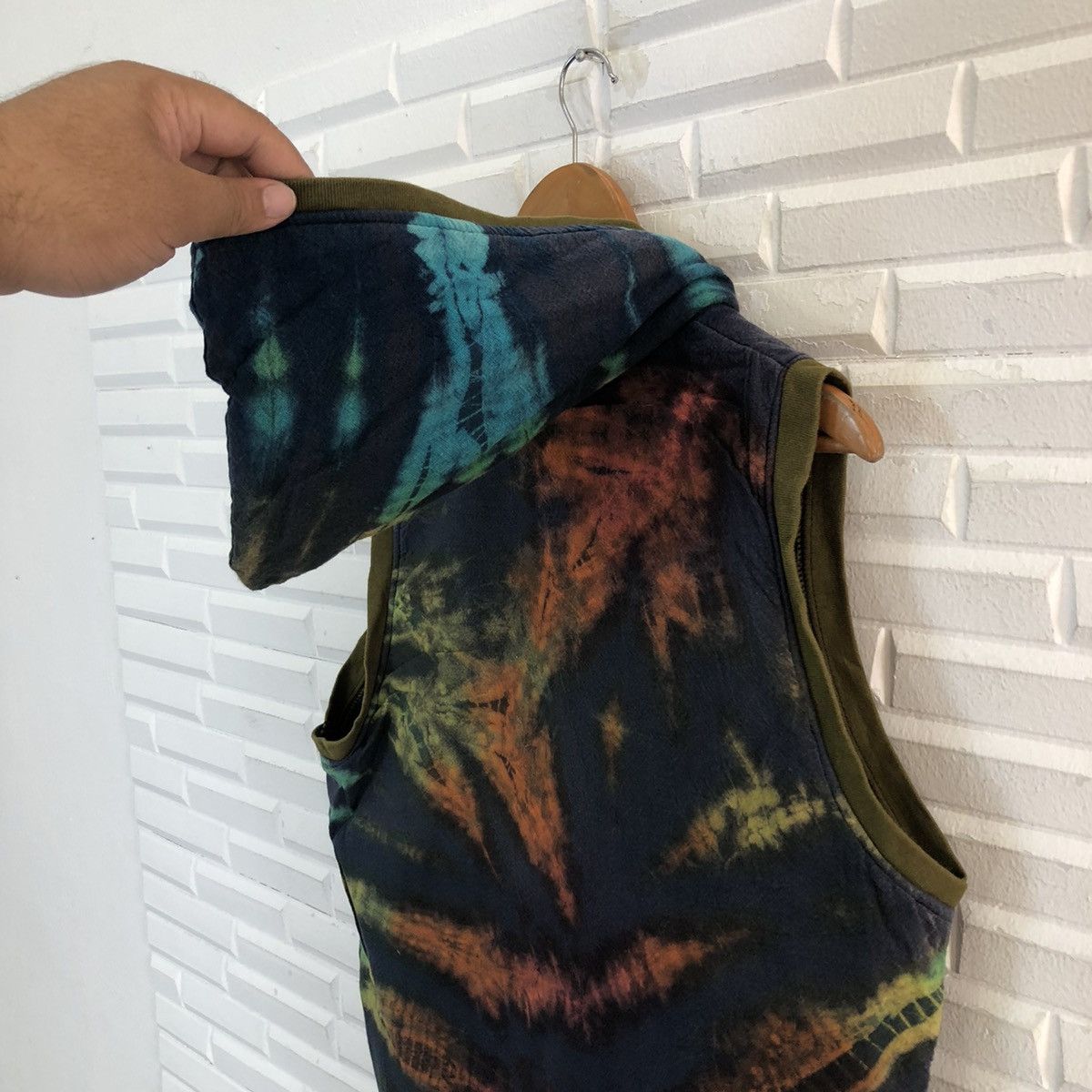 Art Comes First VINTAGE ART MARKET MULTI COLOUR NAVAJO VEST Size US M / EU 48-50 / 2 - 9 Thumbnail