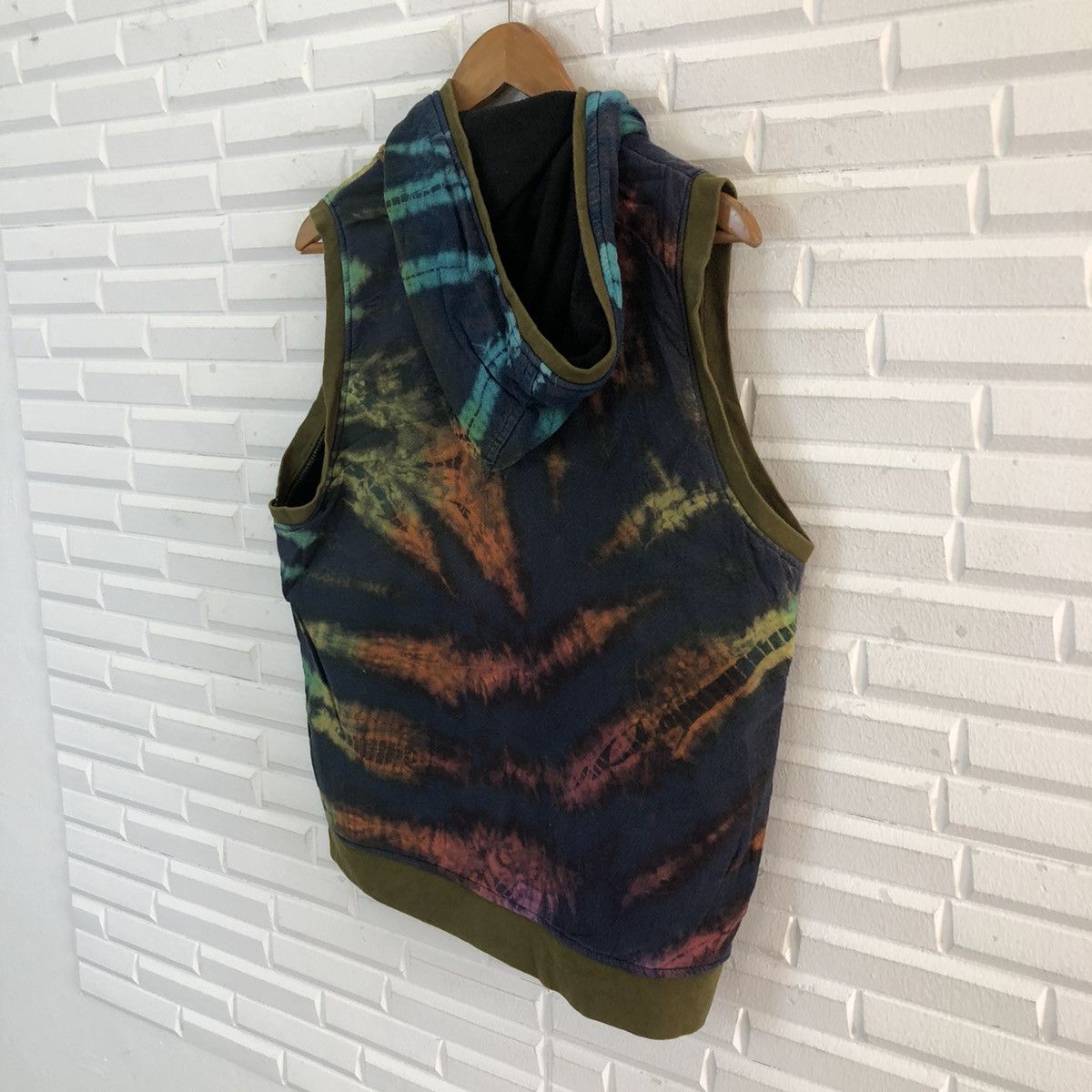 Art Comes First VINTAGE ART MARKET MULTI COLOUR NAVAJO VEST Size US M / EU 48-50 / 2 - 8 Thumbnail