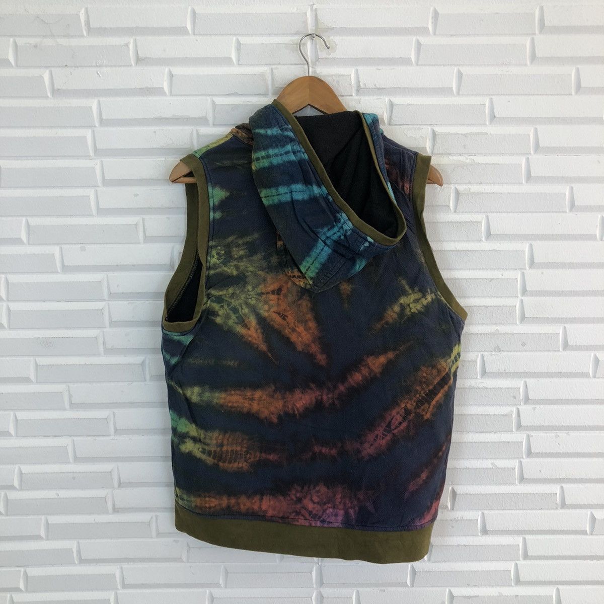 Art Comes First VINTAGE ART MARKET MULTI COLOUR NAVAJO VEST Size US M / EU 48-50 / 2 - 7 Thumbnail