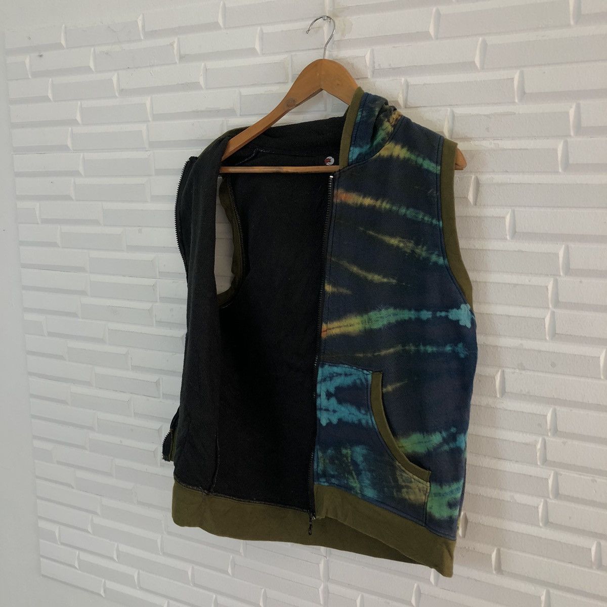 Art Comes First VINTAGE ART MARKET MULTI COLOUR NAVAJO VEST Size US M / EU 48-50 / 2 - 11 Thumbnail