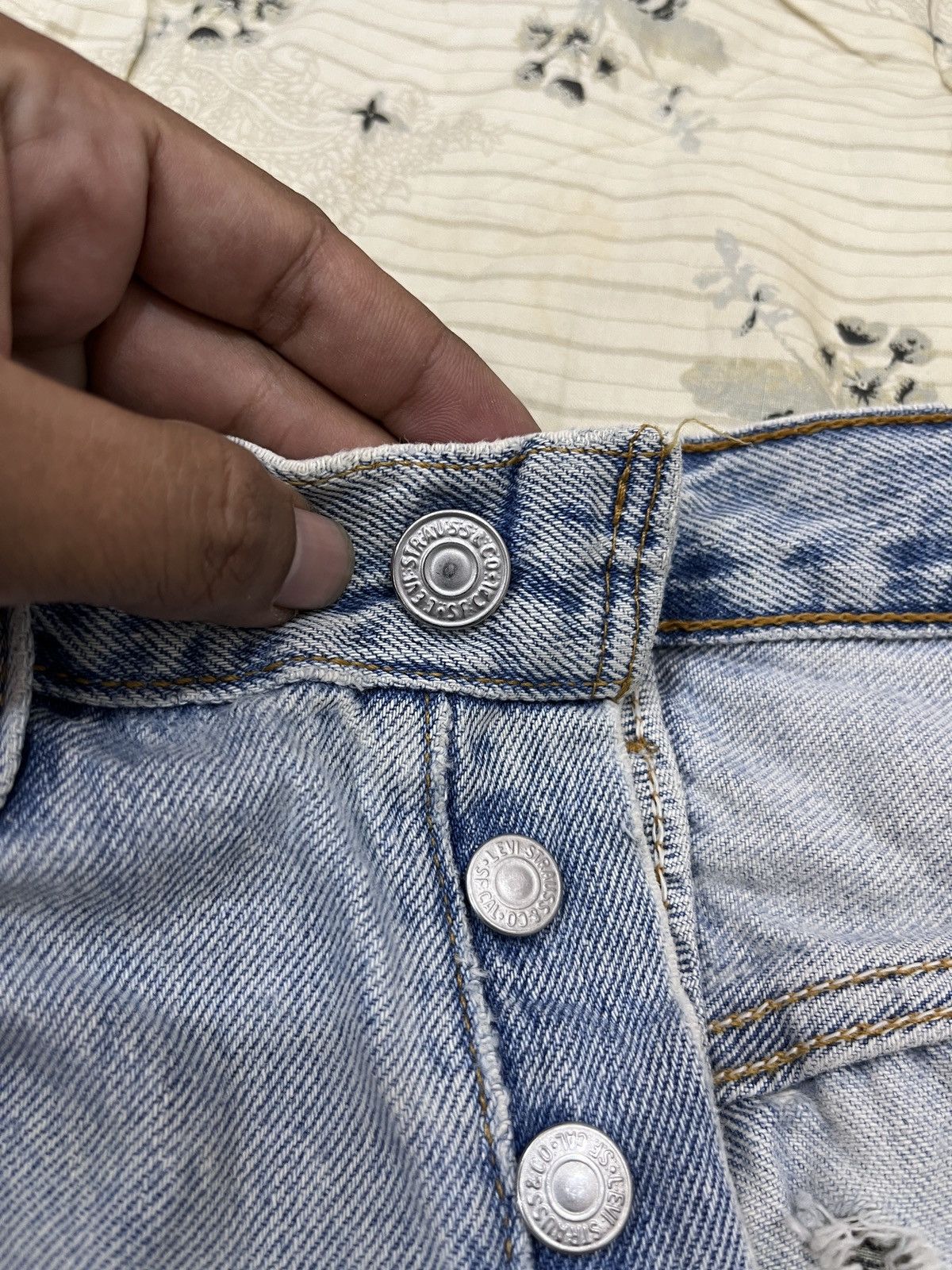 Levi's (Dddd). VINTAGE LEVIS 501 DENIM SHORTS Size US 30 / EU 46 - 8 Thumbnail