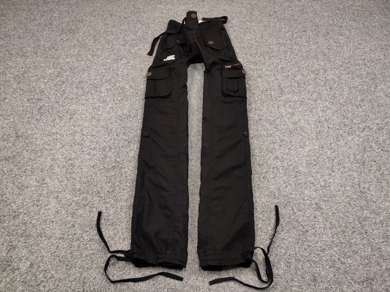 Japanese Brand Vintage 90's Japanese Bondage Zip Bootcut Black Cargo Pants Size 28" / US 6 / IT 42 - 2 Thumbnail