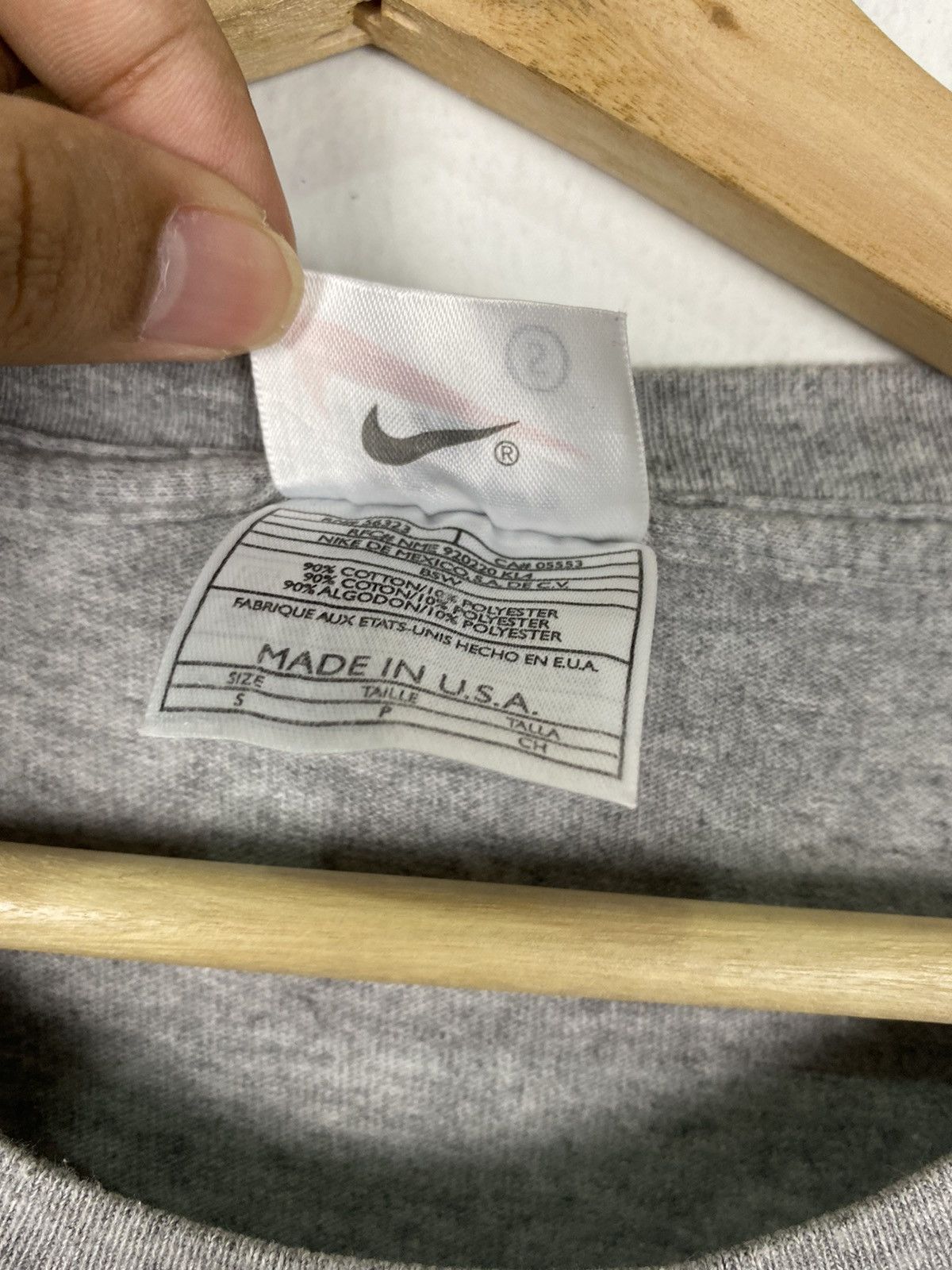 Nike OFFER 🔥 Vintage Nike Big Swoosh Tee T Shirts Size US S / EU 44-46 / 1 - 5 Thumbnail