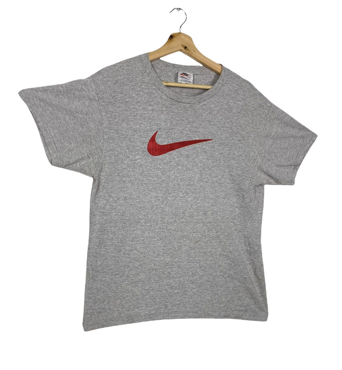 Nike OFFER 🔥 Vintage Nike Big Swoosh Tee T Shirts Size US S / EU 44-46 / 1 - 2 Thumbnail