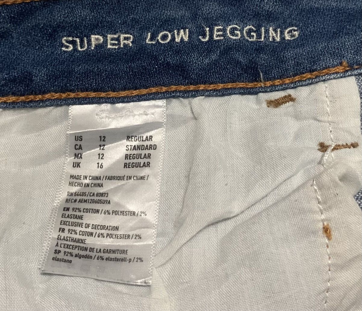 American Eagle Outfitters American Eagle Faded Blue Jeans Distressed Style Size US 33 - 5 Thumbnail