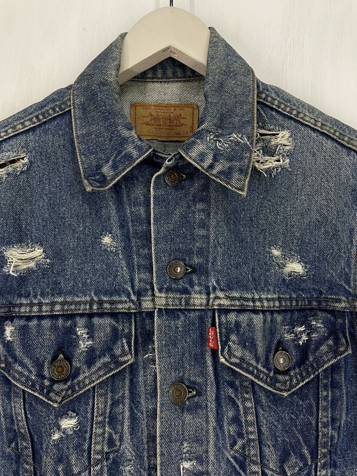 Levi's Vtg Levi’s Tracker sleeveless biker punk distress jacket Size US S / EU 44-46 / 1 - 3 Thumbnail
