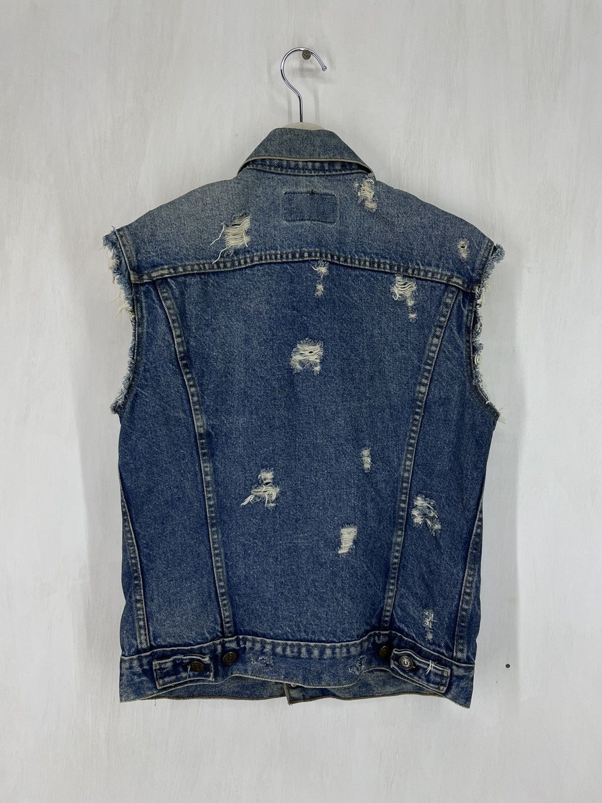 Levi's Vtg Levi’s Tracker sleeveless biker punk distress jacket Size US S / EU 44-46 / 1 - 2 Thumbnail