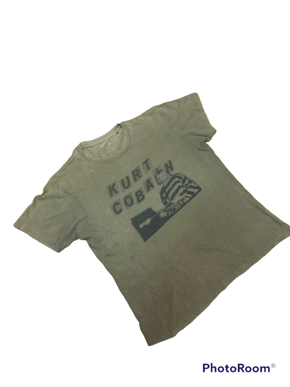 Uniqlo ‼️UNIQLO X KURT COBAIN TSHIRT SUNFADED‼️ Size US M / EU 48-50 / 2 - 2 Thumbnail