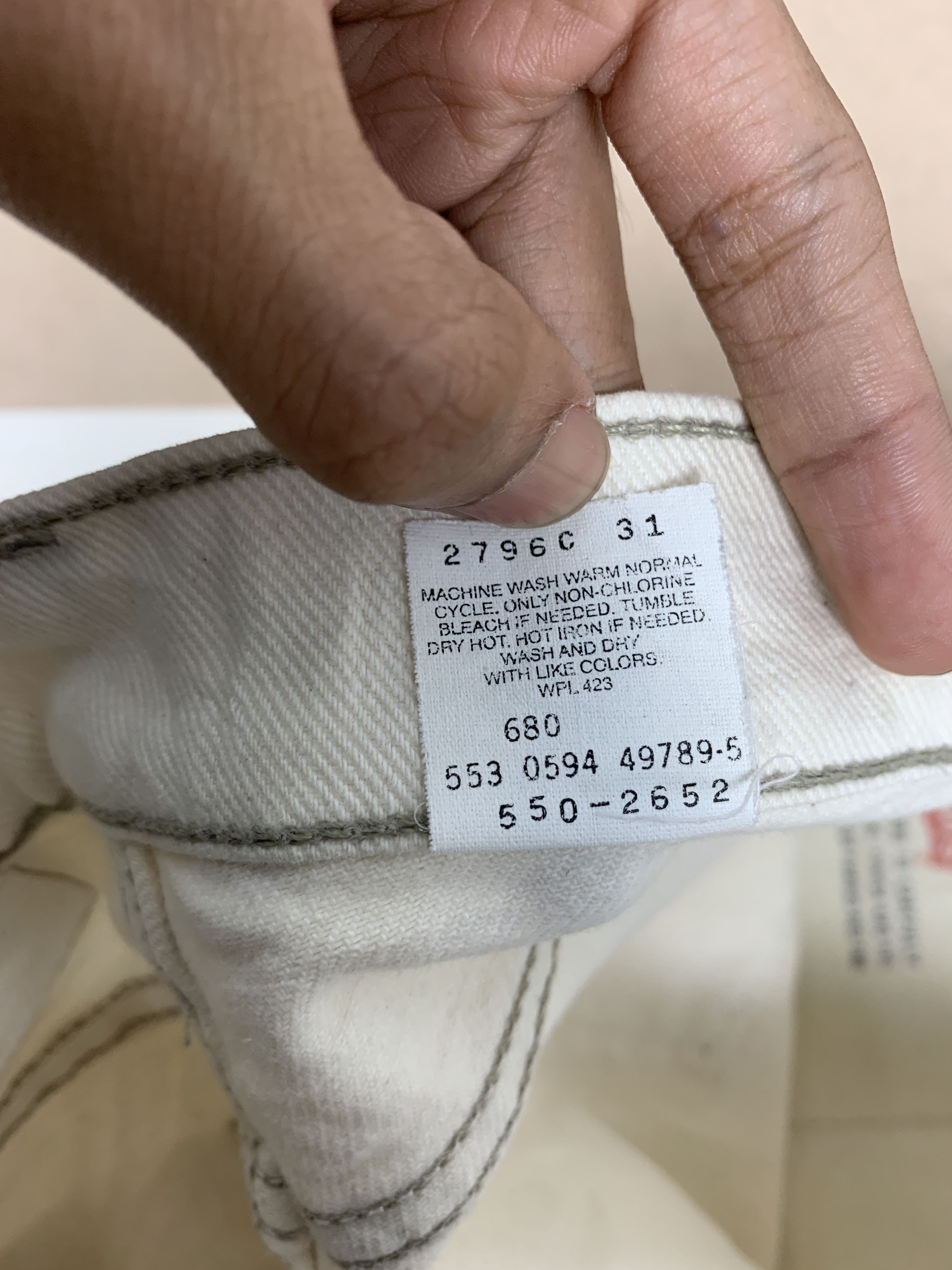 Levi's Vintage Levis 550 Faded Light Wash Jeans Size US 36 / EU 52 - 13 Thumbnail