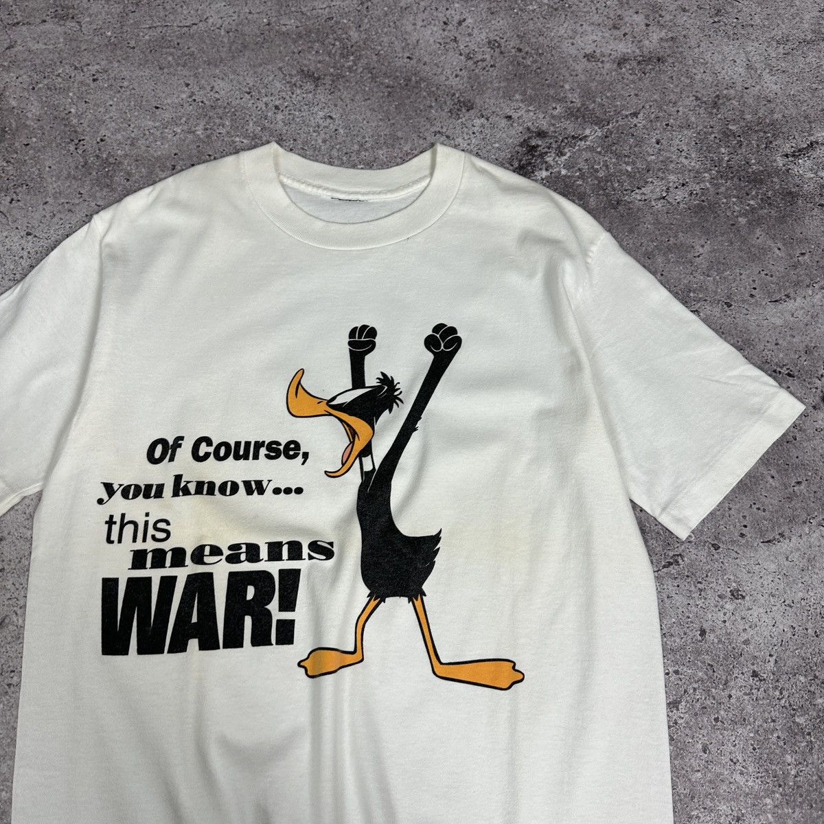 Vintage Vintage 90s Duffy Duck this means War Looney tunes tee movie Size US M / EU 48-50 / 2 - 4 Thumbnail
