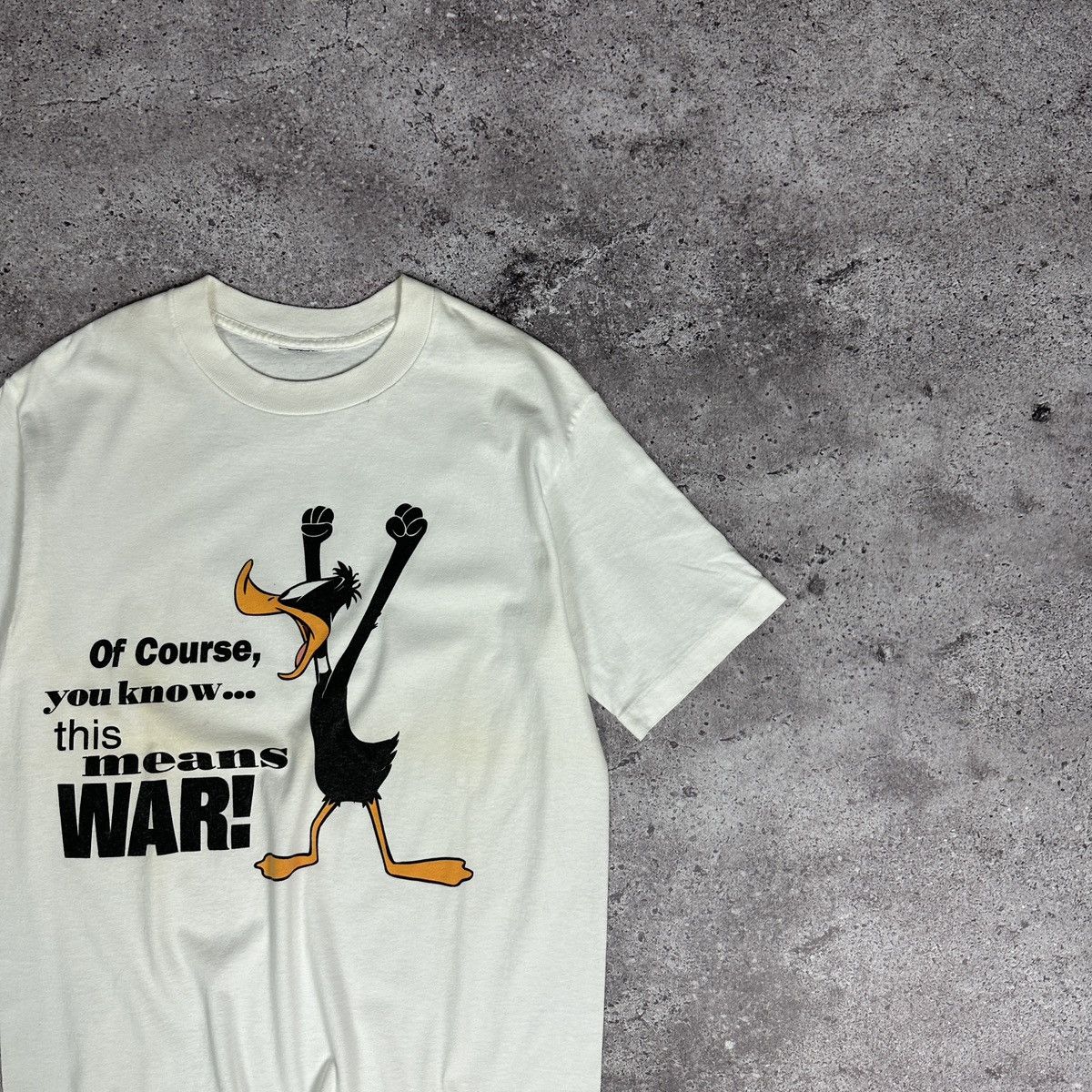 Vintage Vintage 90s Duffy Duck this means War Looney tunes tee movie Size US M / EU 48-50 / 2 - 2 Thumbnail