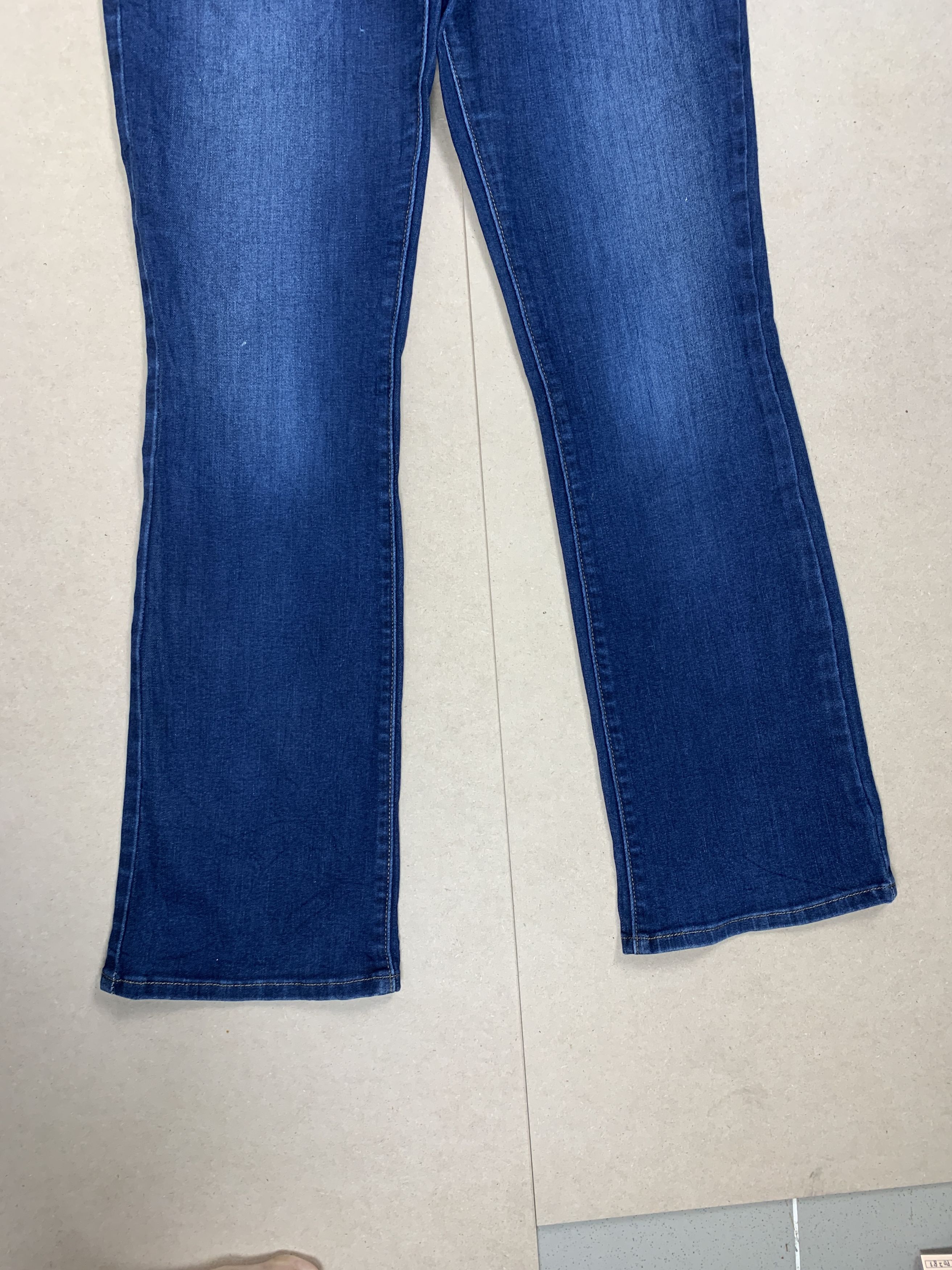 Levi's Vintage Levis Flared Boot Cut Faded Blue Jeans P0298 Size 30" / US 8 / IT 44 - 4 Thumbnail
