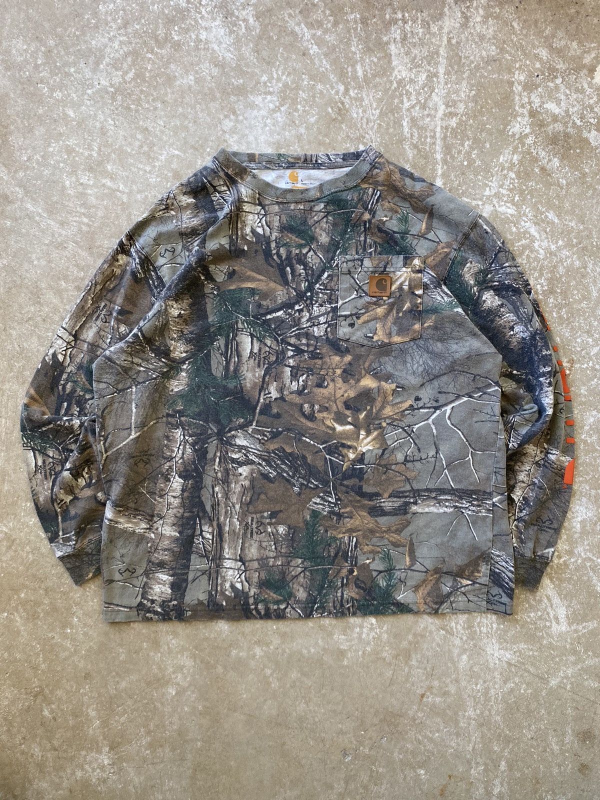 Vintage Vintage Carhartt RealTree Longsleeve Essential | Grailed