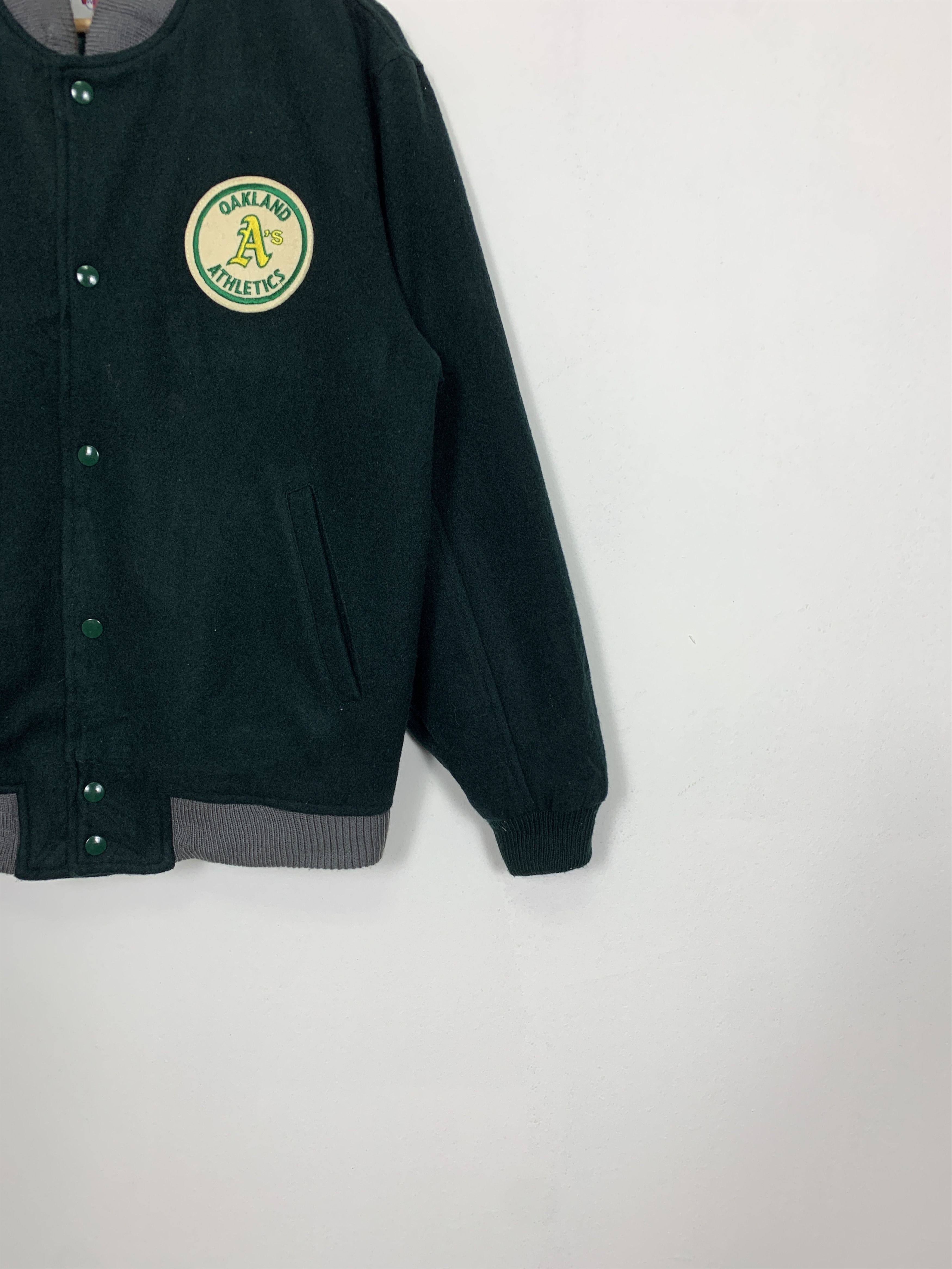 MLB Vintage MLB OAKLAND Varsity Jacket J0928 Size US M / EU 48-50 / 2 - 5 Thumbnail