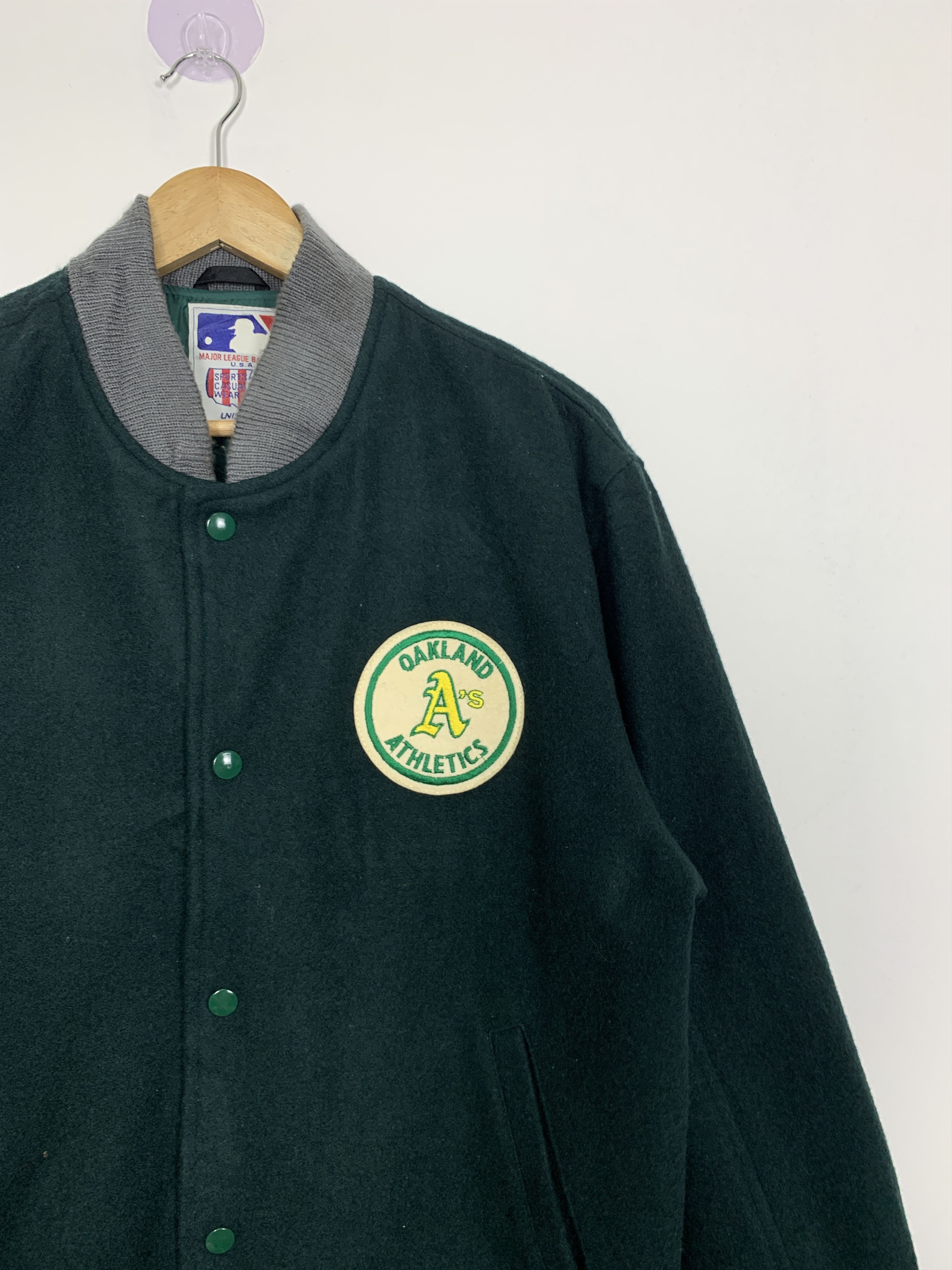 MLB Vintage MLB OAKLAND Varsity Jacket J0928 Size US M / EU 48-50 / 2 - 6 Thumbnail