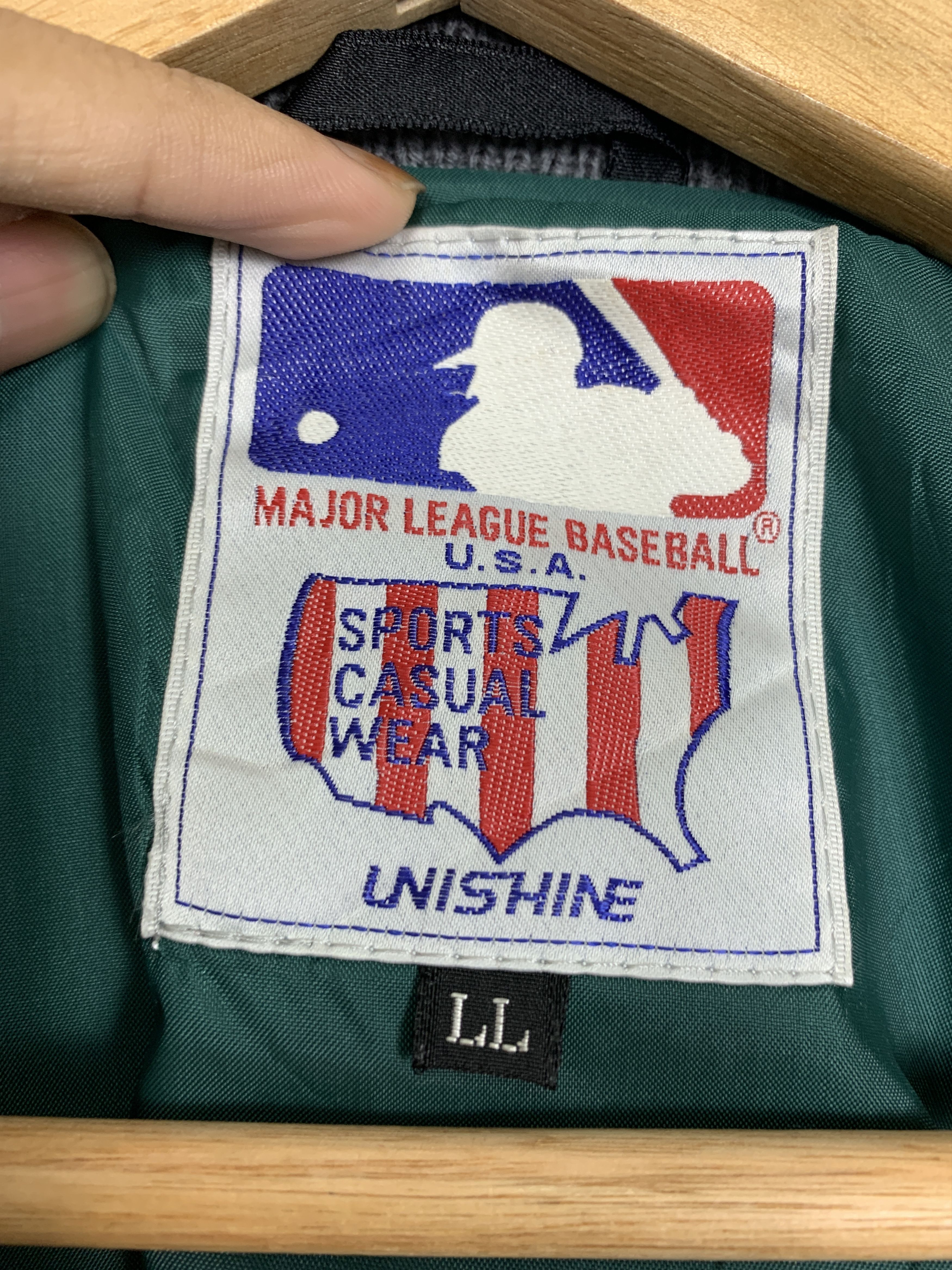 MLB Vintage MLB OAKLAND Varsity Jacket J0928 Size US M / EU 48-50 / 2 - 12 Thumbnail