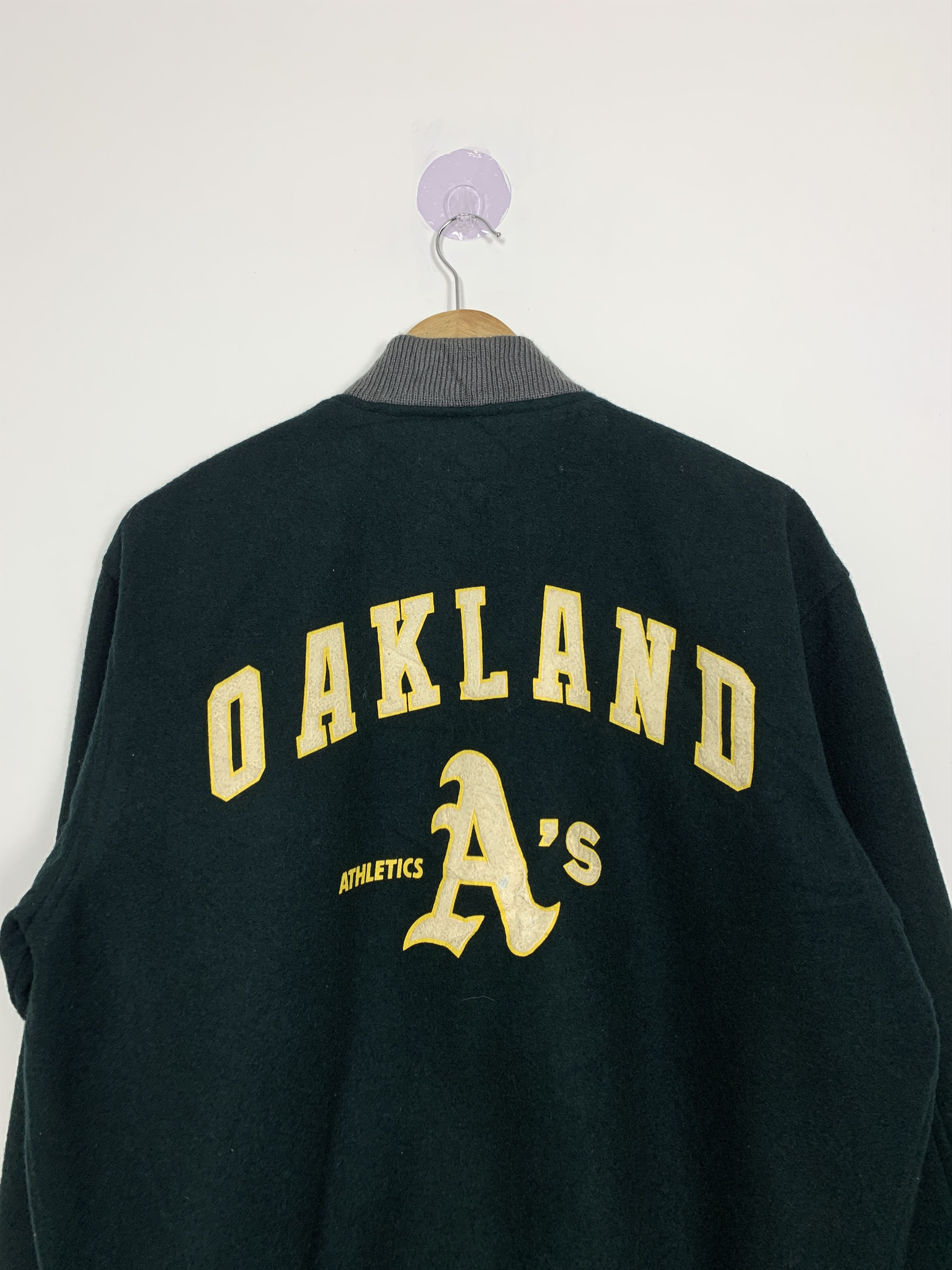 MLB Vintage MLB OAKLAND Varsity Jacket J0928 Size US M / EU 48-50 / 2 - 11 Thumbnail