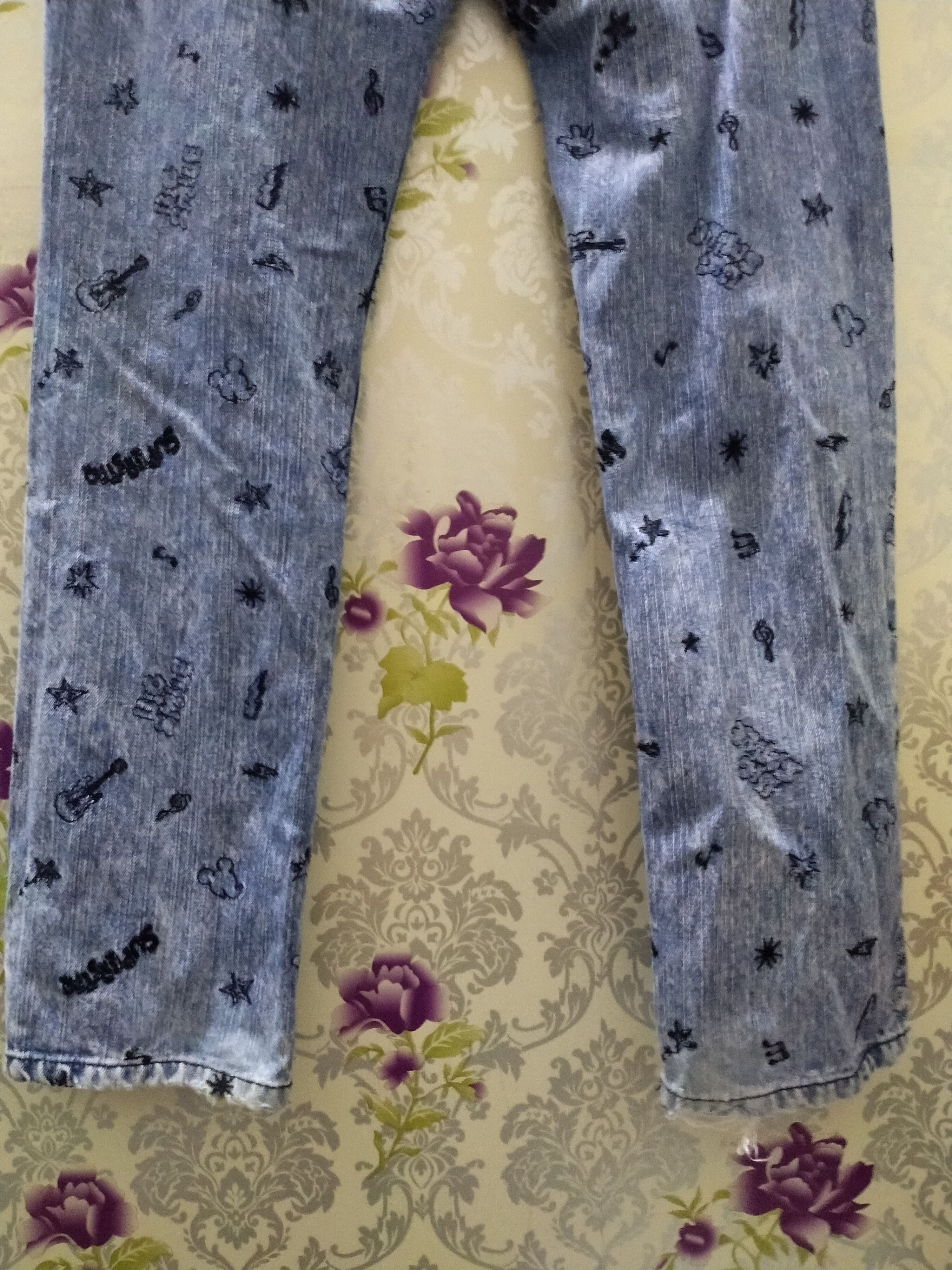 Disney × Hysteric Glamour × Japanese Brand DISNEY JEANS FULLPREME EMBROIDERED MULTI LOGO Size US 35 - 15 Thumbnail