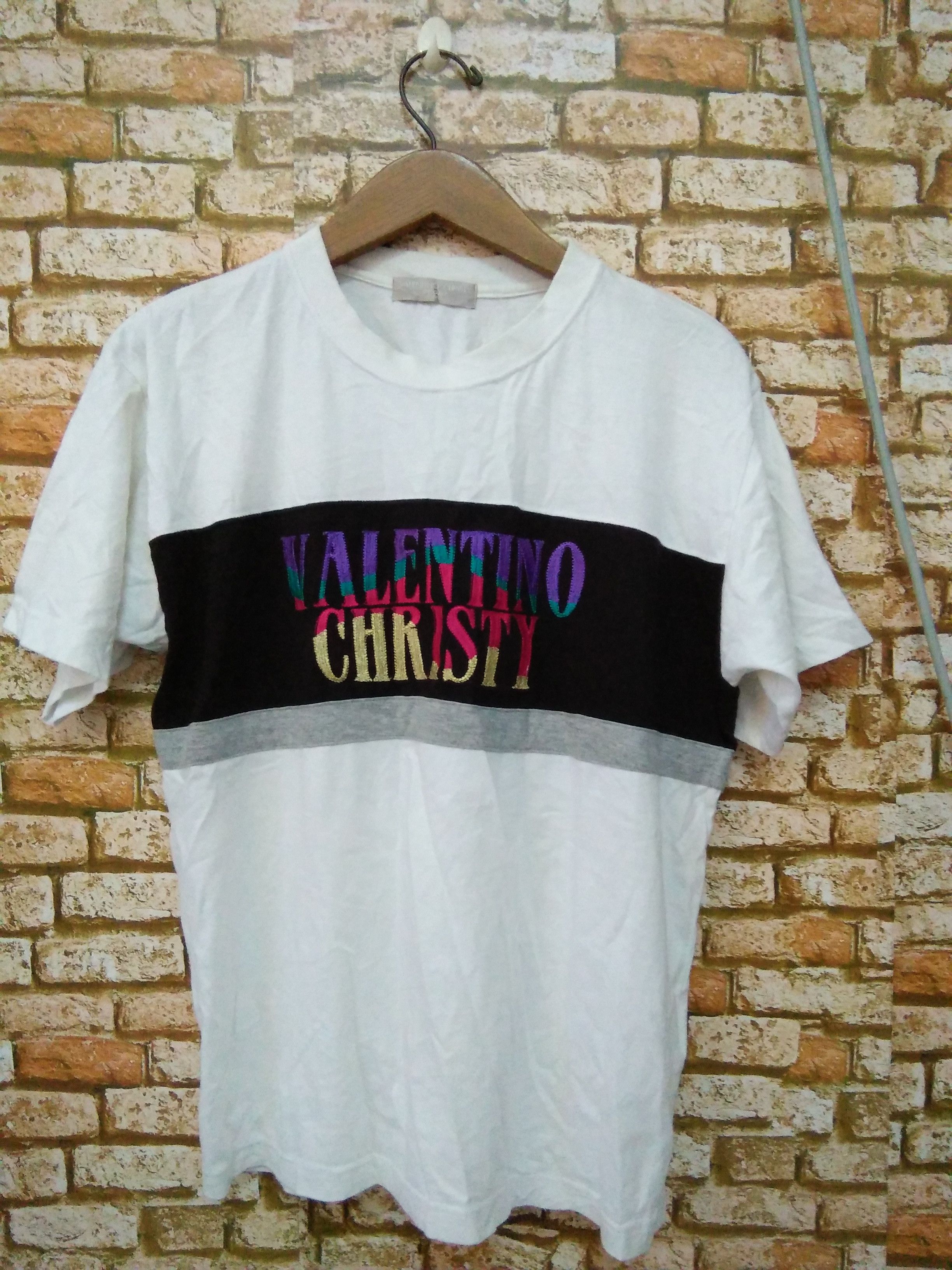 Designer × Valentino VALENTINO CHRISTY EMBROIDERED SHIRT RAINBOW (A758) Size US M / EU 48-50 / 2 - 1 Thumbnail