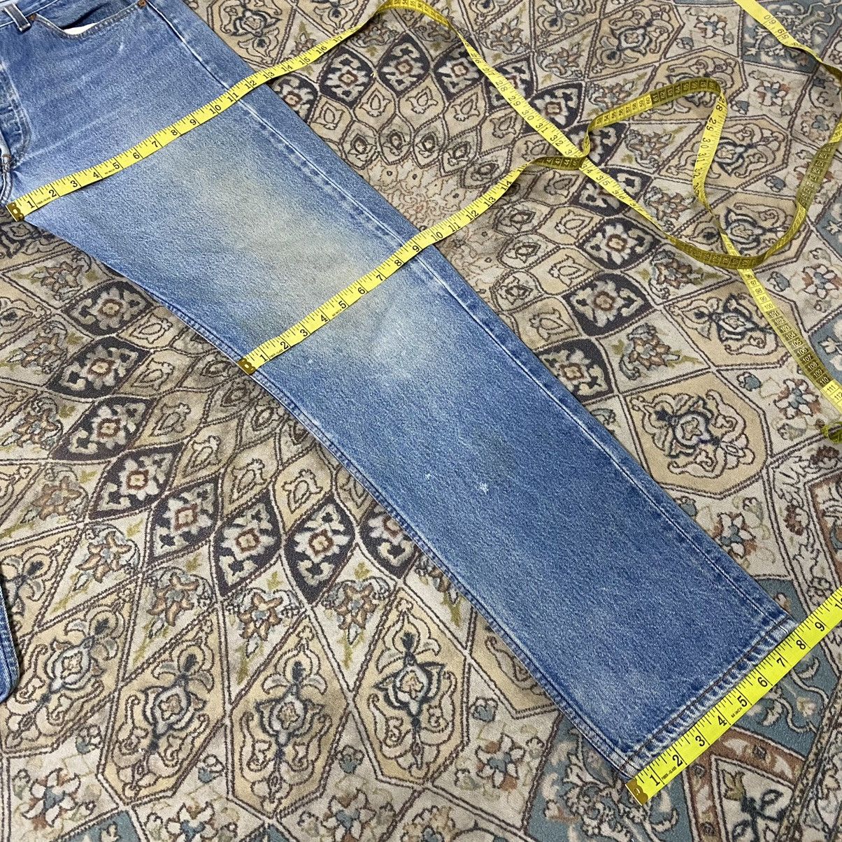 Levi's Vintage 90s Levis 501xx Distressed Jeans 34x33 Made in USA Size US 34 / EU 50 - 19 Thumbnail