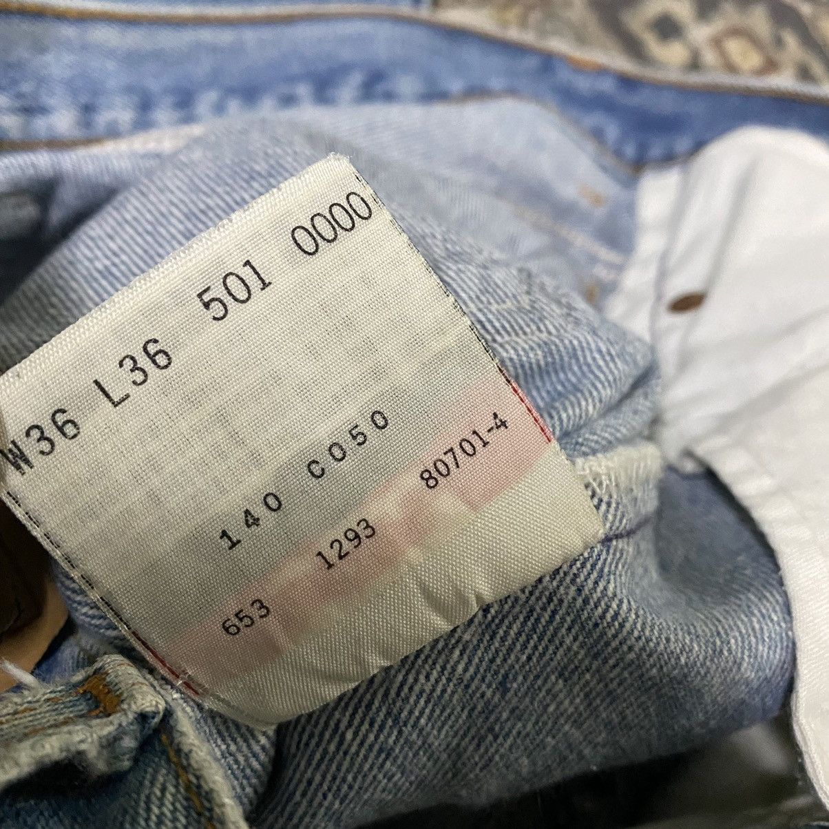 Levi's Vintage 90s Levis 501xx Distressed Jeans 34x33 Made in USA Size US 34 / EU 50 - 16 Thumbnail