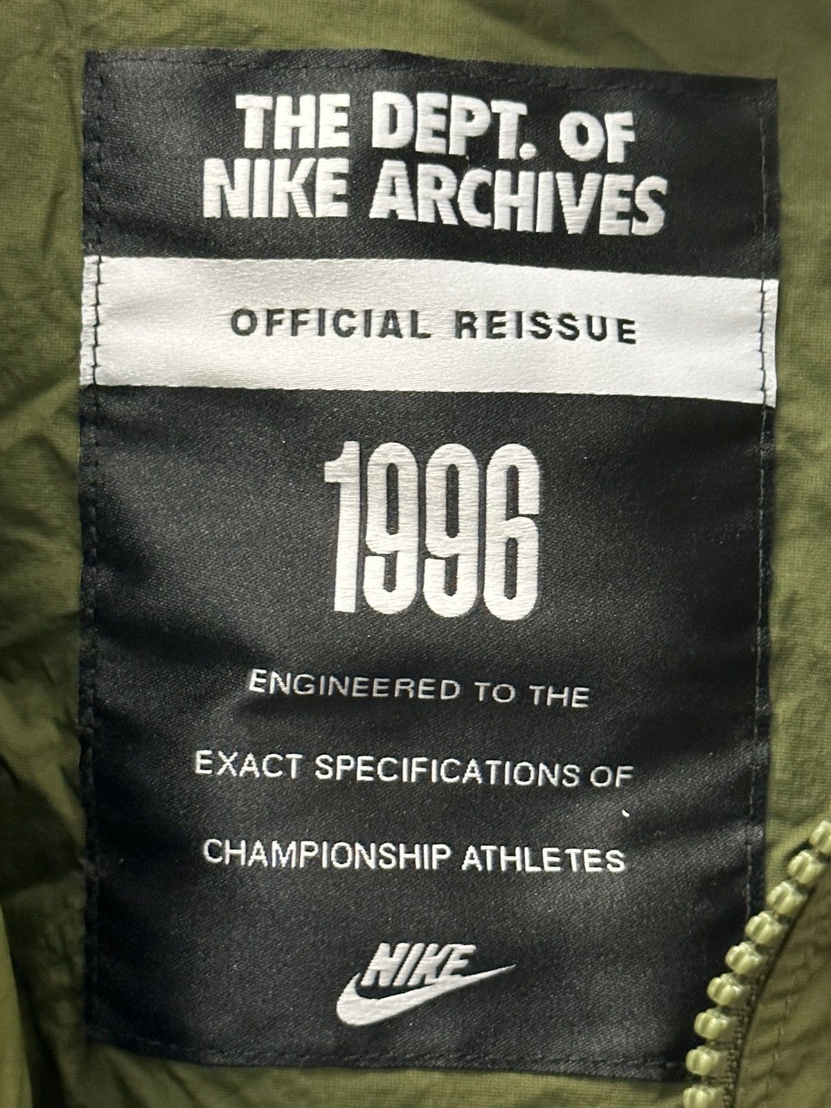 Nike NIKE RE-ISSUE RETRO JACKET BLACK, LEGION GREEN & WHITE XS Size US XS / EU 42 / 0 - 3 Thumbnail