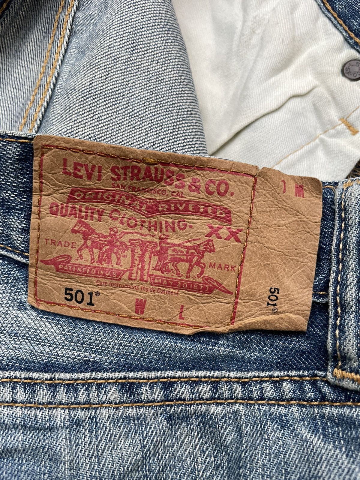 Levi's × Vintage Vintage 2004 Levis Women 501 Distresed Size 30" / US 8 / IT 44 - 9 Thumbnail