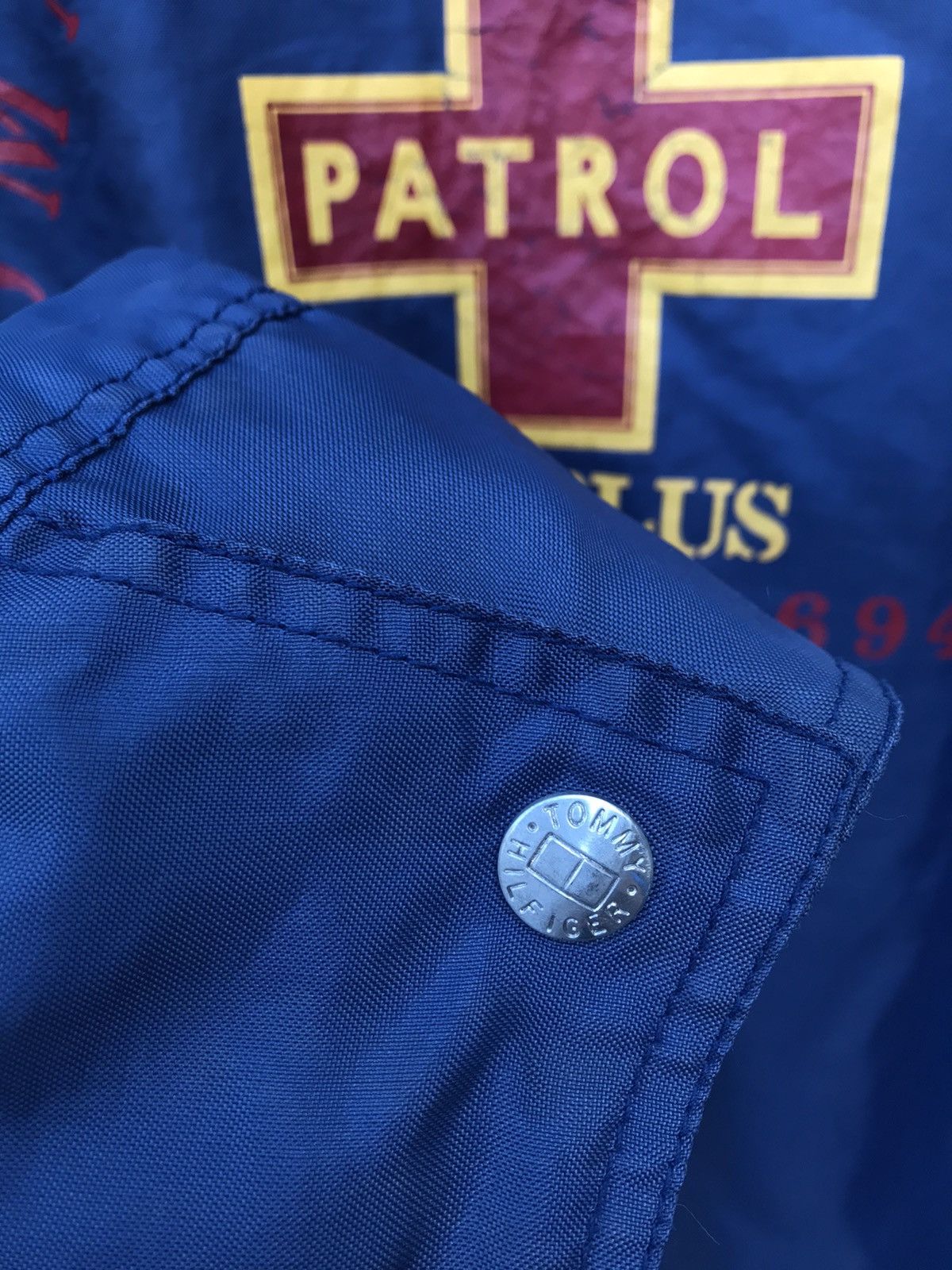 Tommy Hilfiger Tommy Hilfiger Surplus Windbreaker Jacket Size US L / EU 52-54 / 3 - 7 Thumbnail