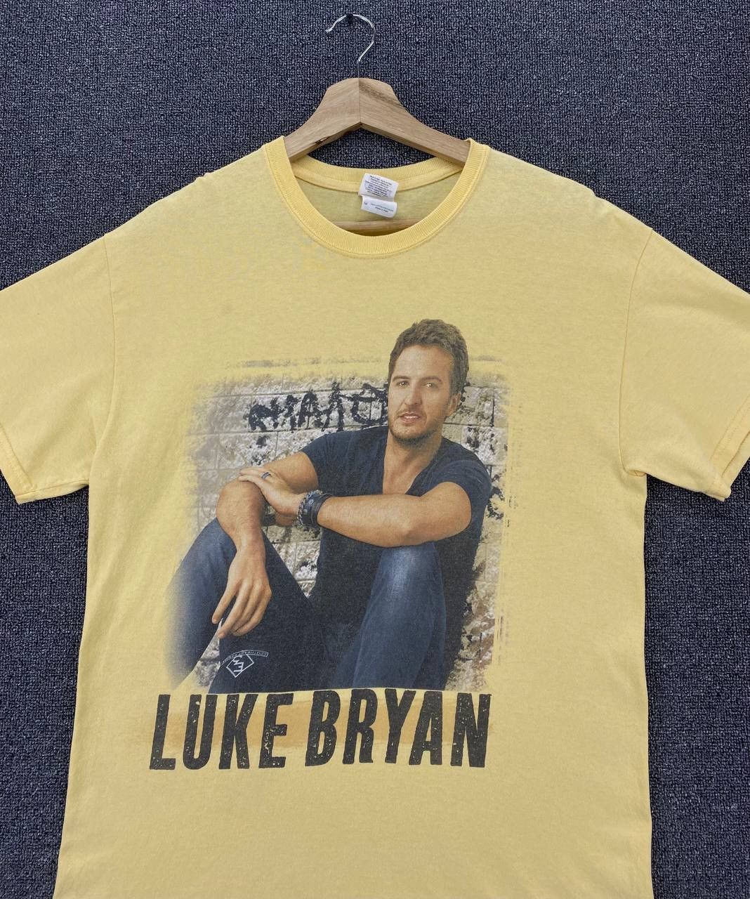 Band Tees Vintage Luke Bryan Crash My Party Rocker Band Tees T Shirts Size US M / EU 48-50 / 2 - 3 Thumbnail