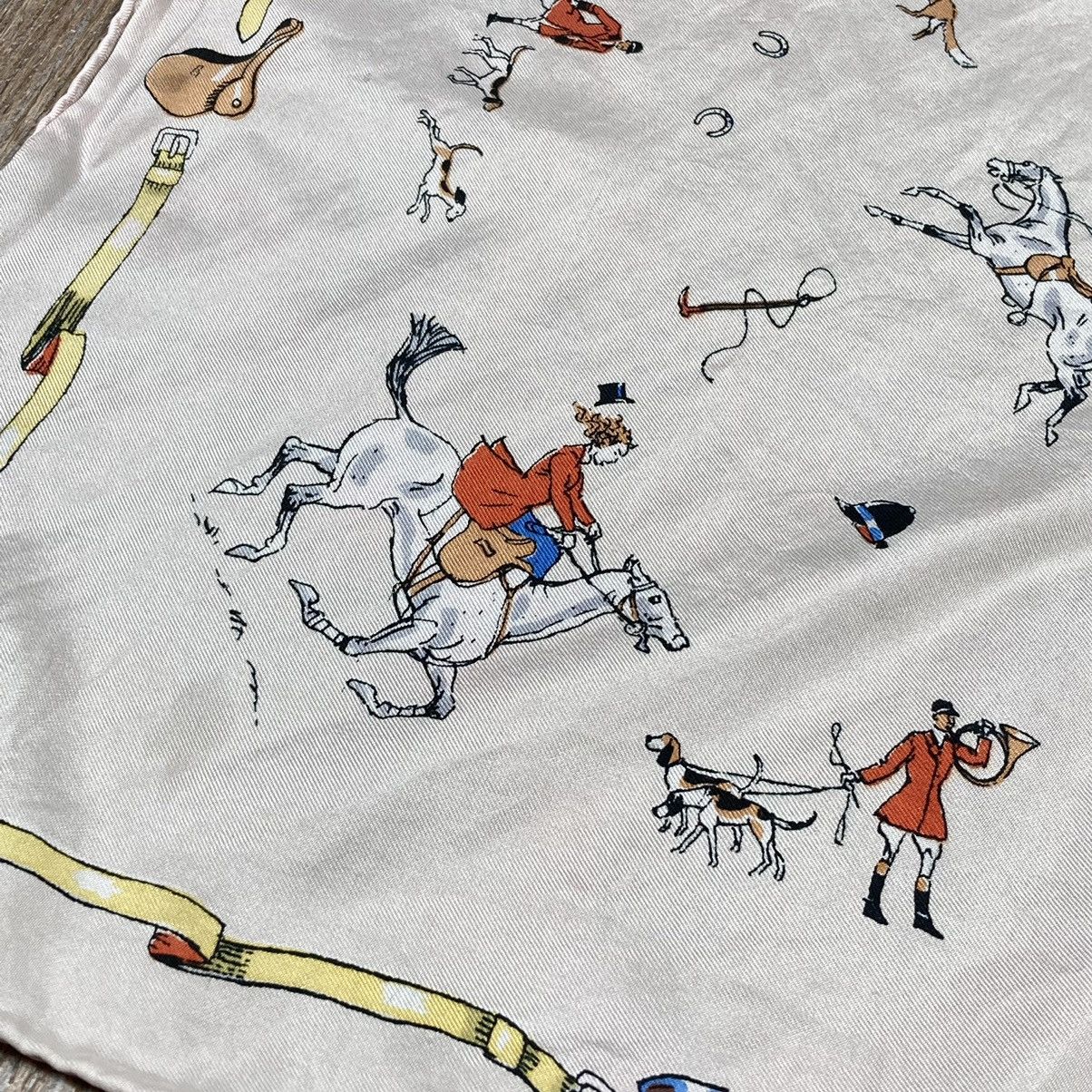 Chanel Chanel rider white silk scarf Size ONE SIZE - 7 Thumbnail